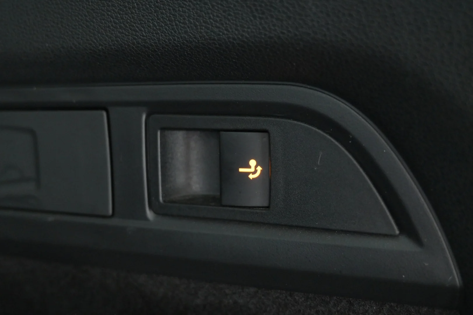 Car Image - 6VAlMILiVP9J8KbHu6L2pJ