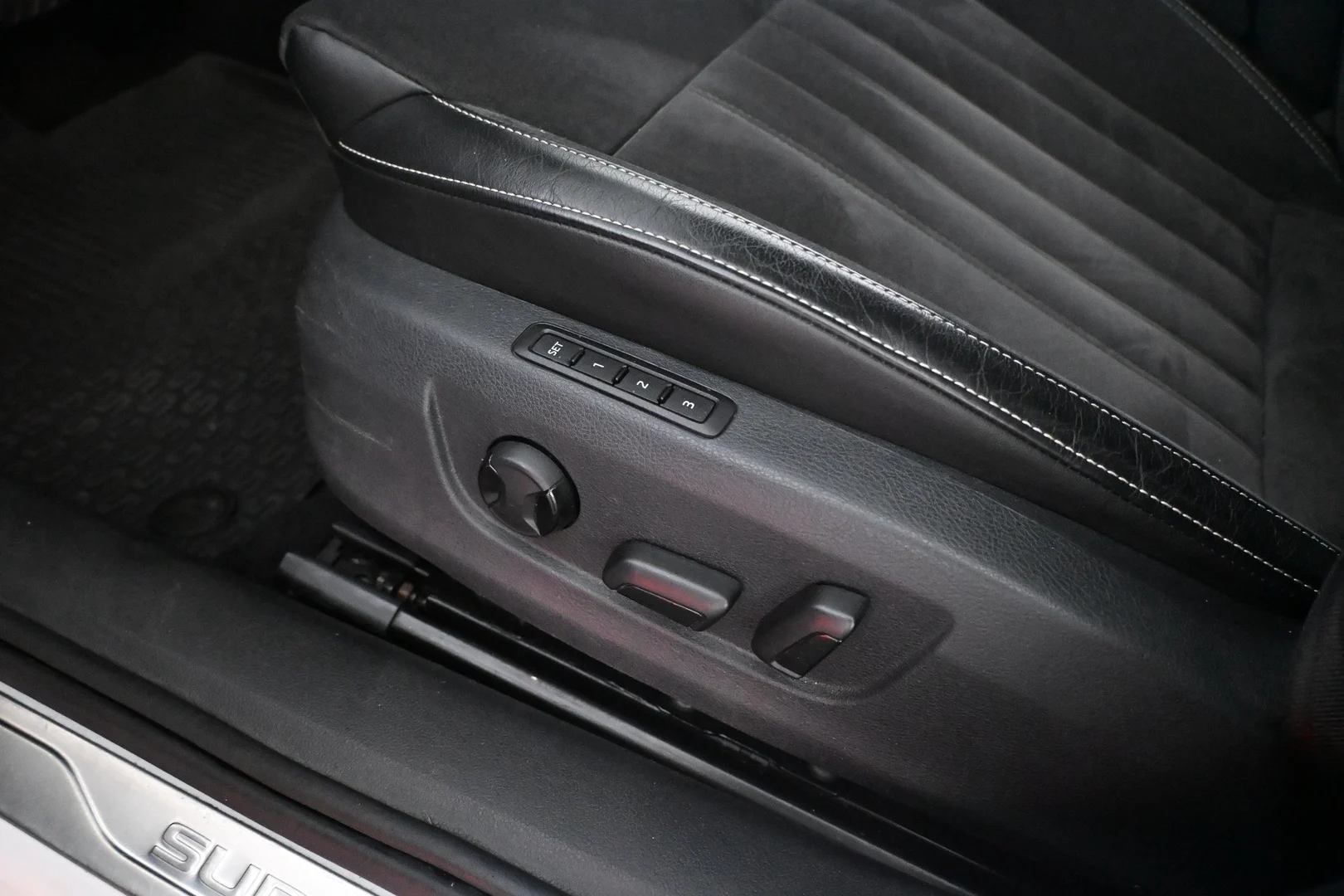 Car Image - 4l6YiS1ywvjkikTaTvpOq8