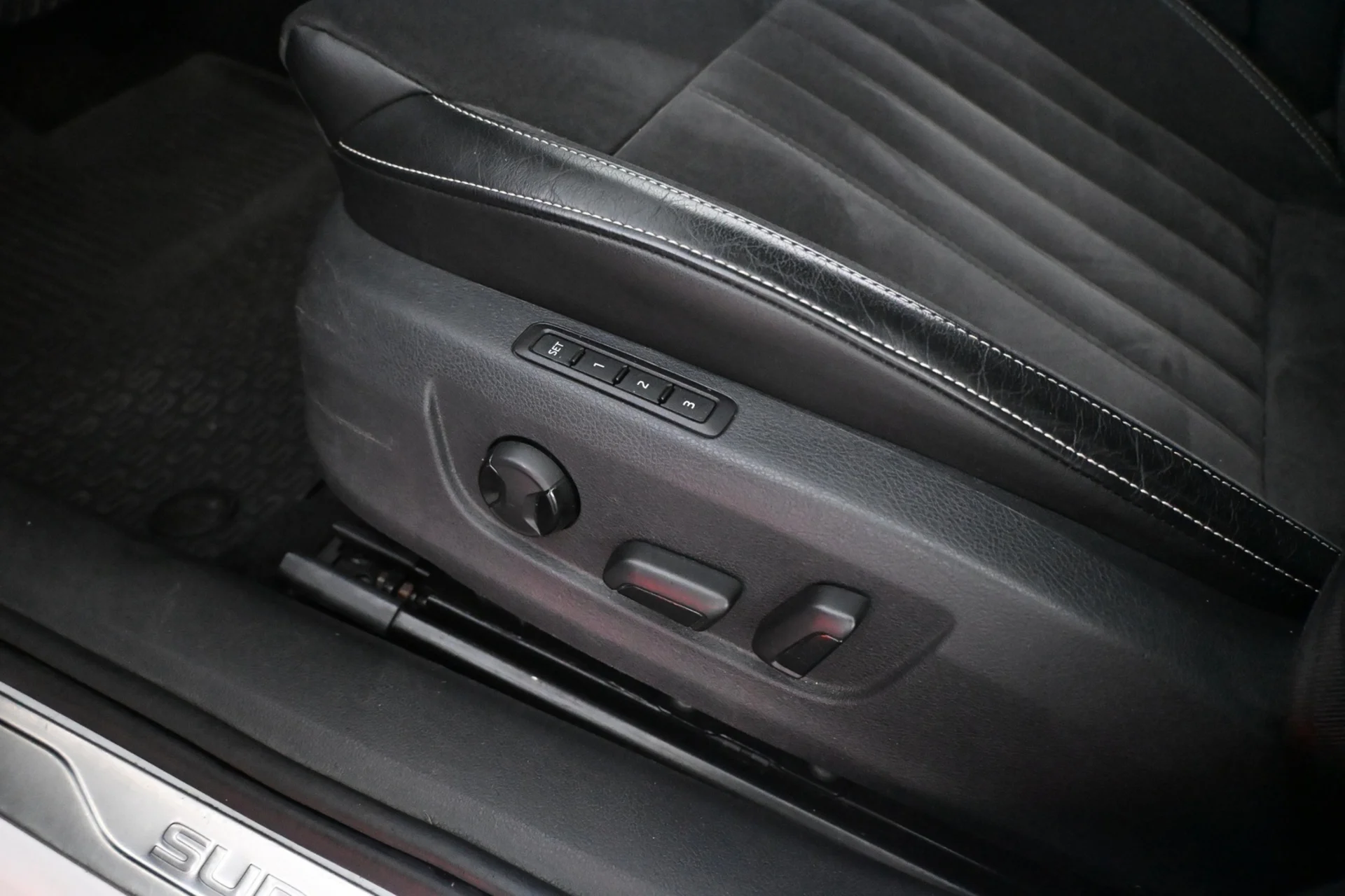Car Image - 4l6YiS1ywvjkikTaTvpOq8