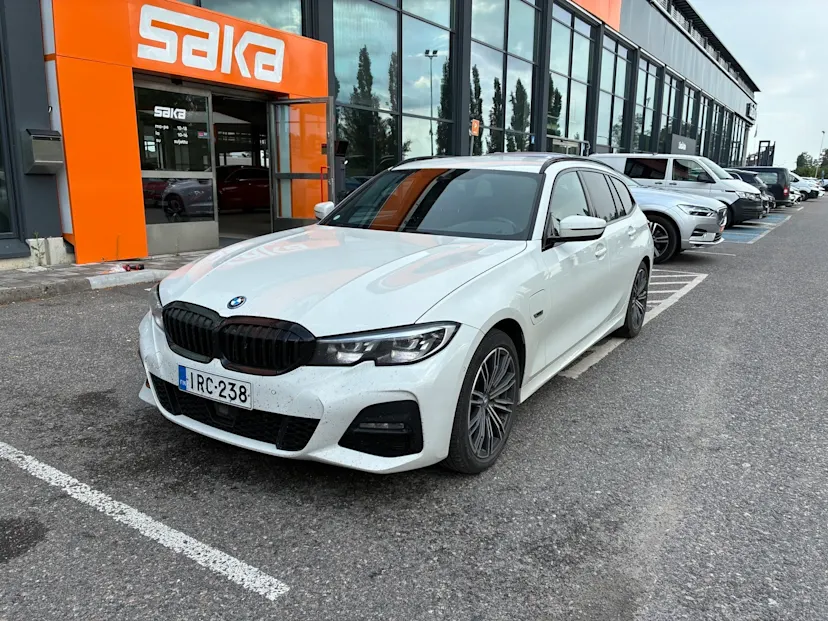 BMW 330