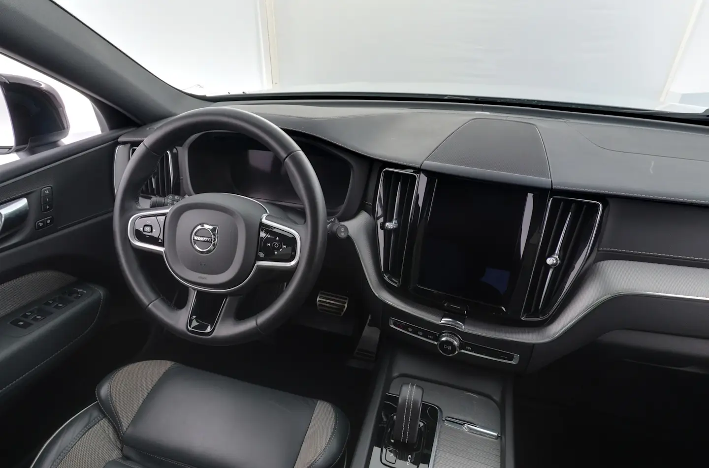 Car Image - 1Gi9ls1ead1ZS1pXNuNhGT