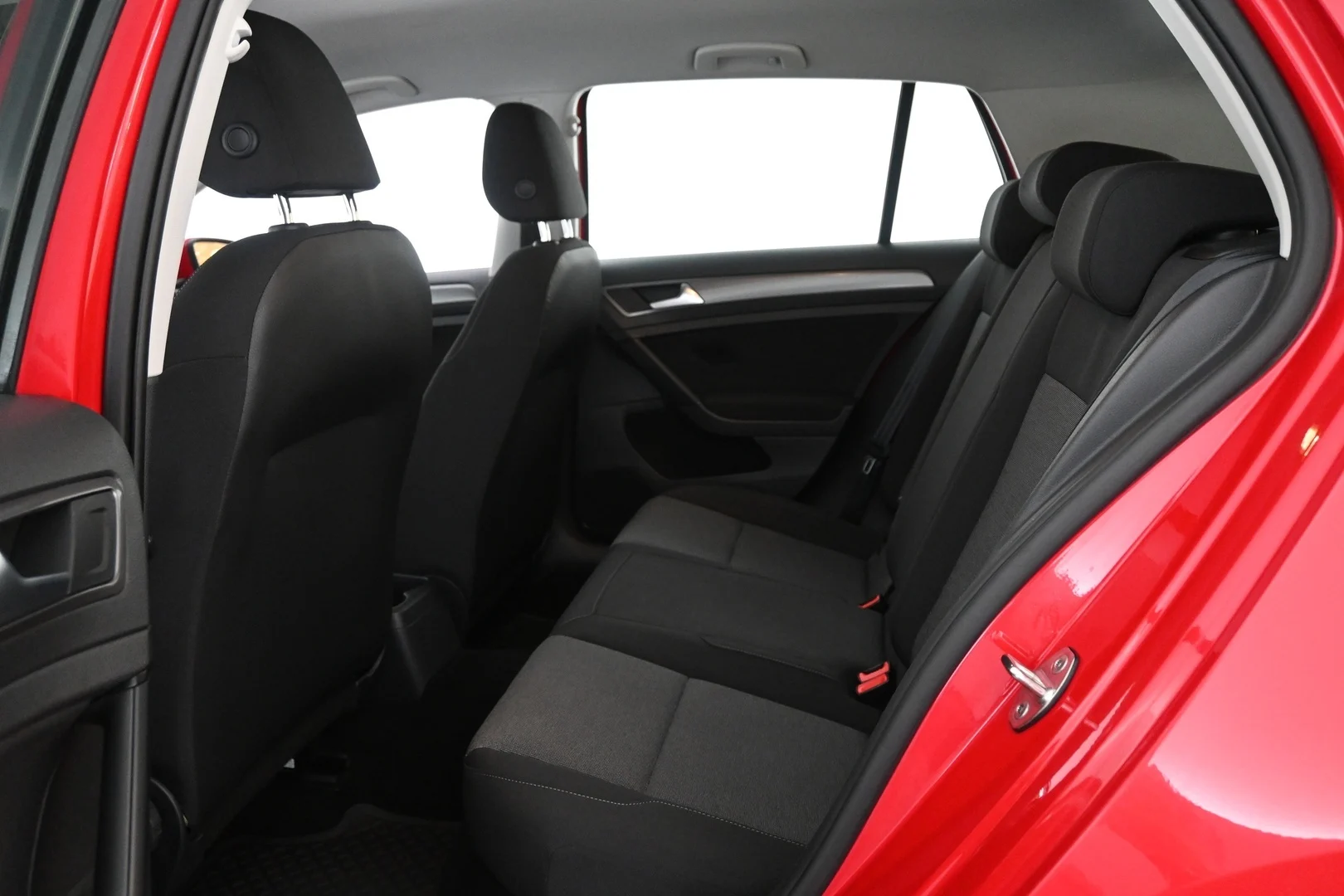 Car Image - 7uDxmLVY2ZZVOEsddR8X4x