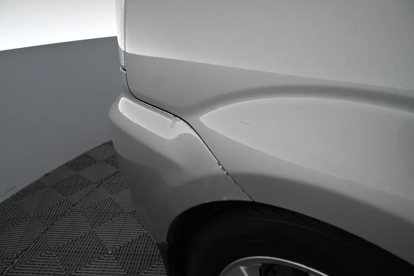 Car Image - 5t075XjLGlHc1RODwKluxd