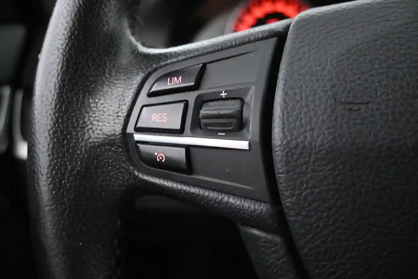 Car Image - 35jeoo7AAId1uAR5CxVaQ2