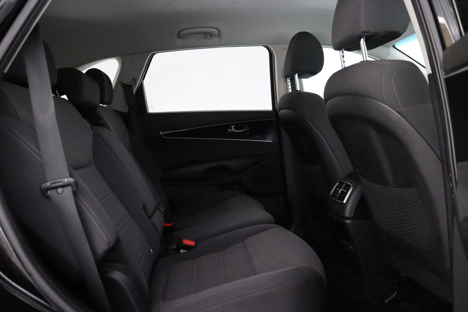 Car Image - 3xN2OIvzRXBdMrvvrc1oC6