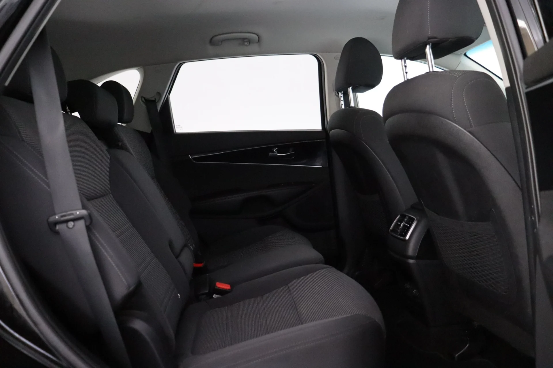 Car Image - 3xN2OIvzRXBdMrvvrc1oC6