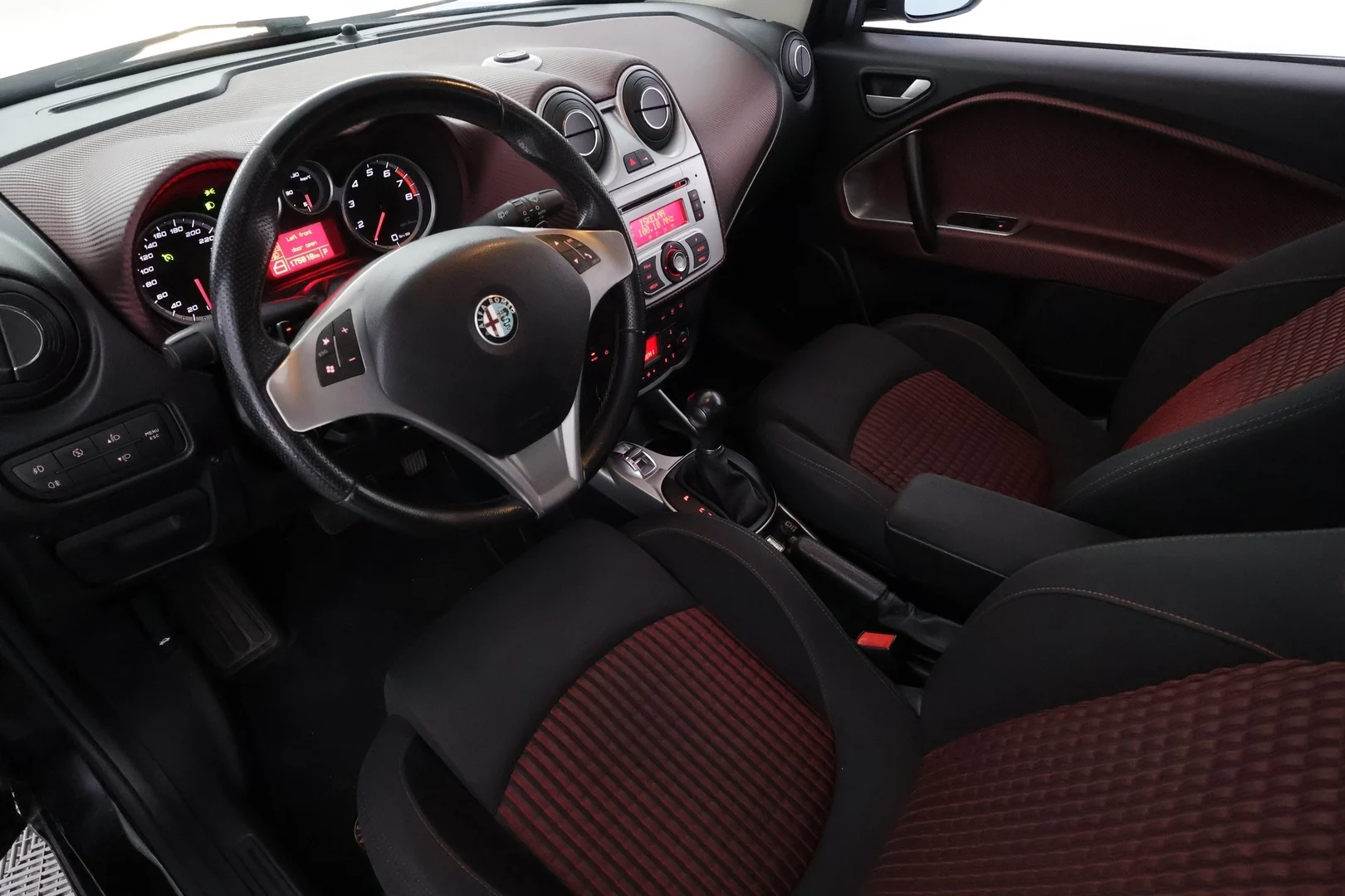 Car Image - 48kqMDcM0lTzXrXPMv5Nf2