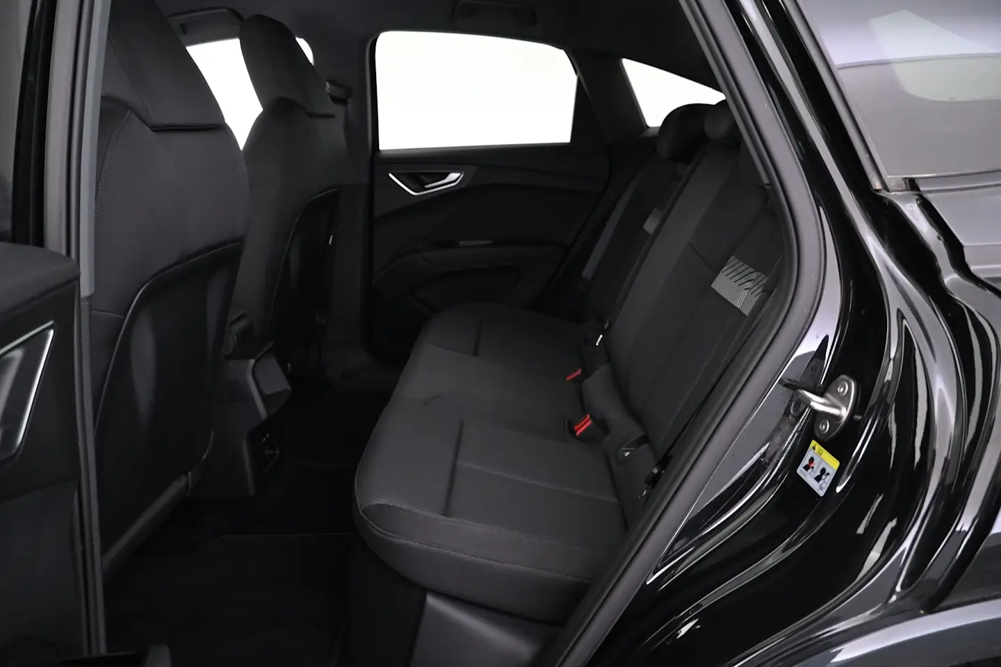 Car Image - PSUqrtPOkip80hH2xefmo
