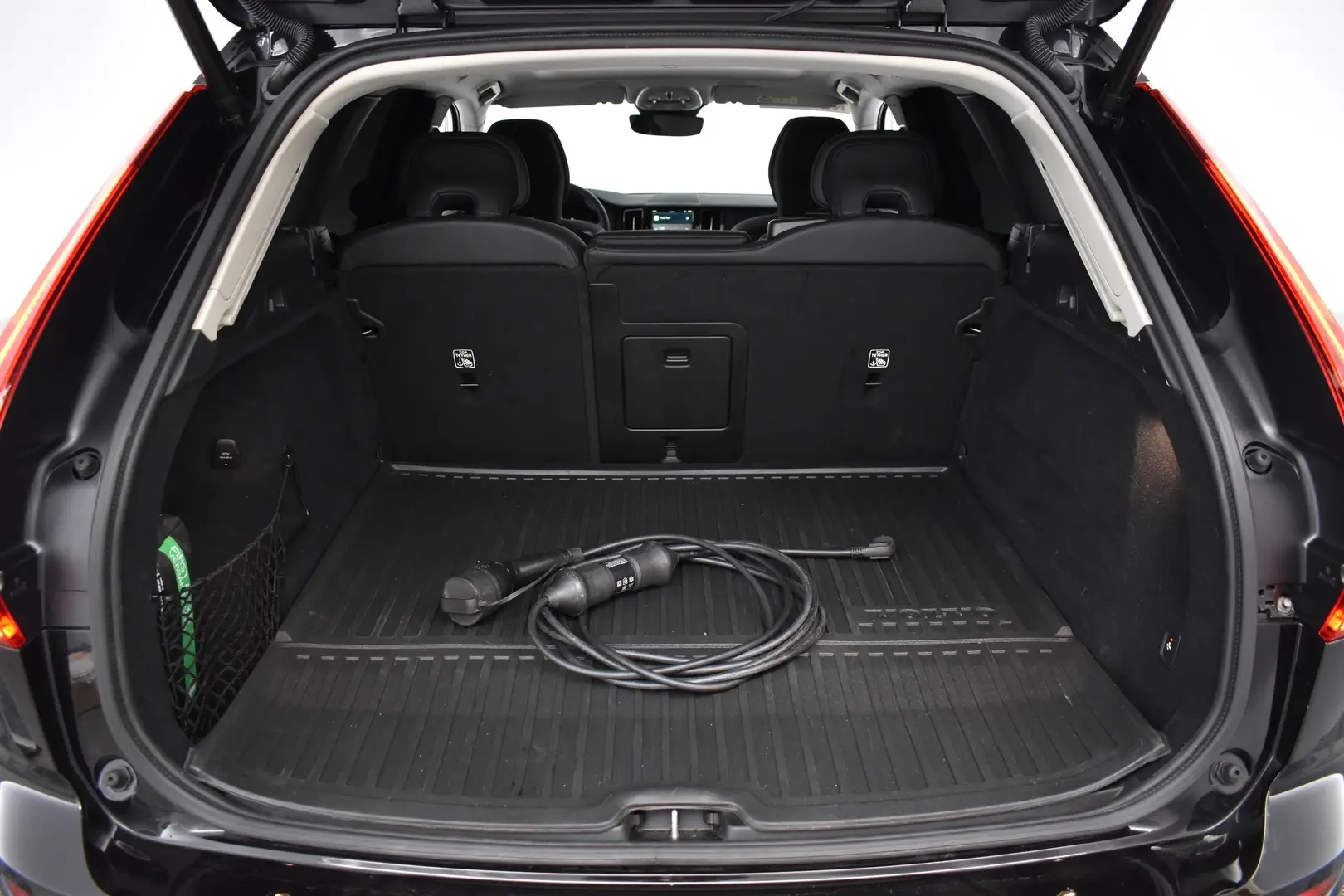Car Image - UkDHRV7B0gWjFV2qsPc2e
