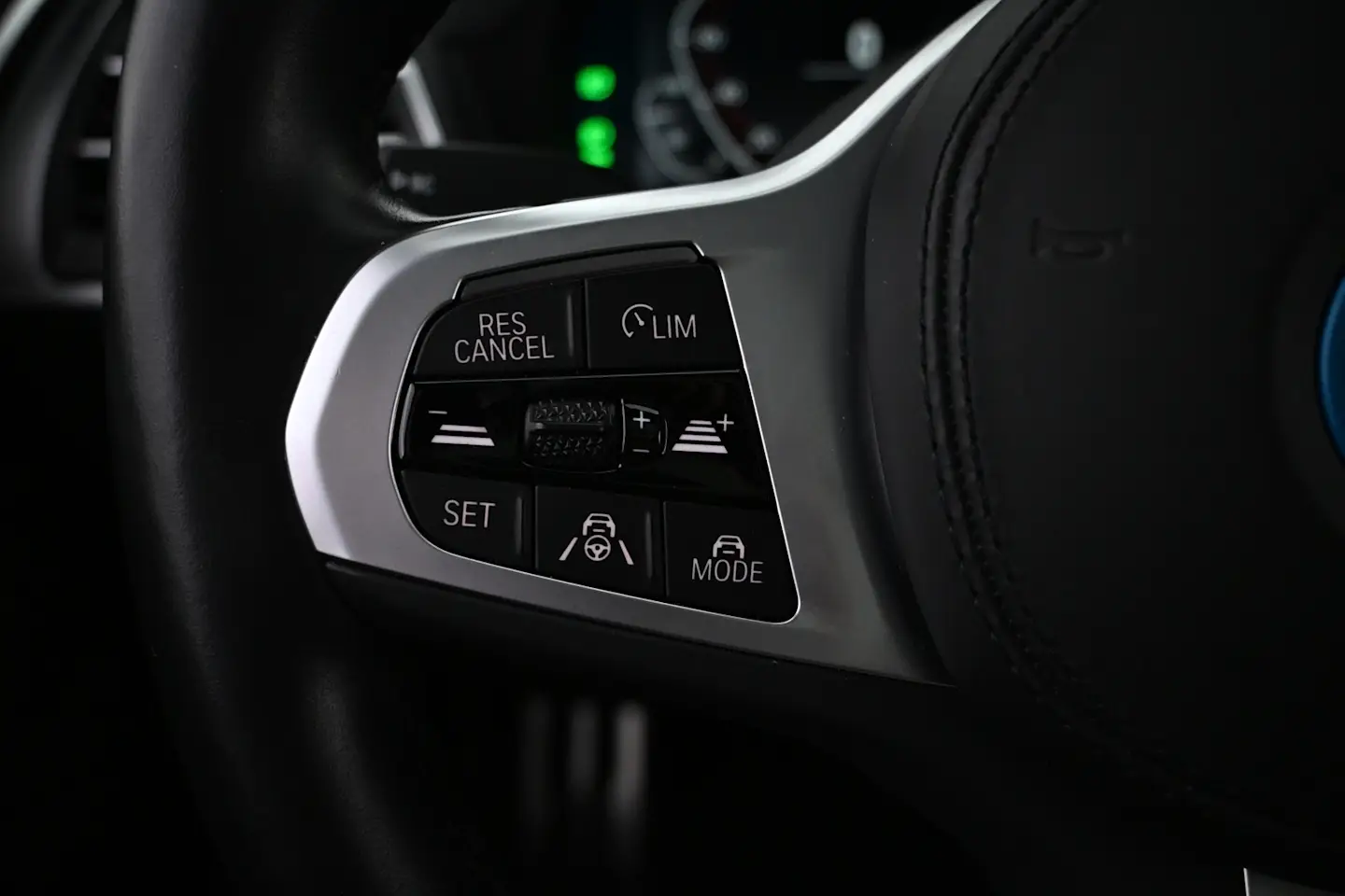 Car Image - 6iLASqGFR5Weqnzj4Jpbcc