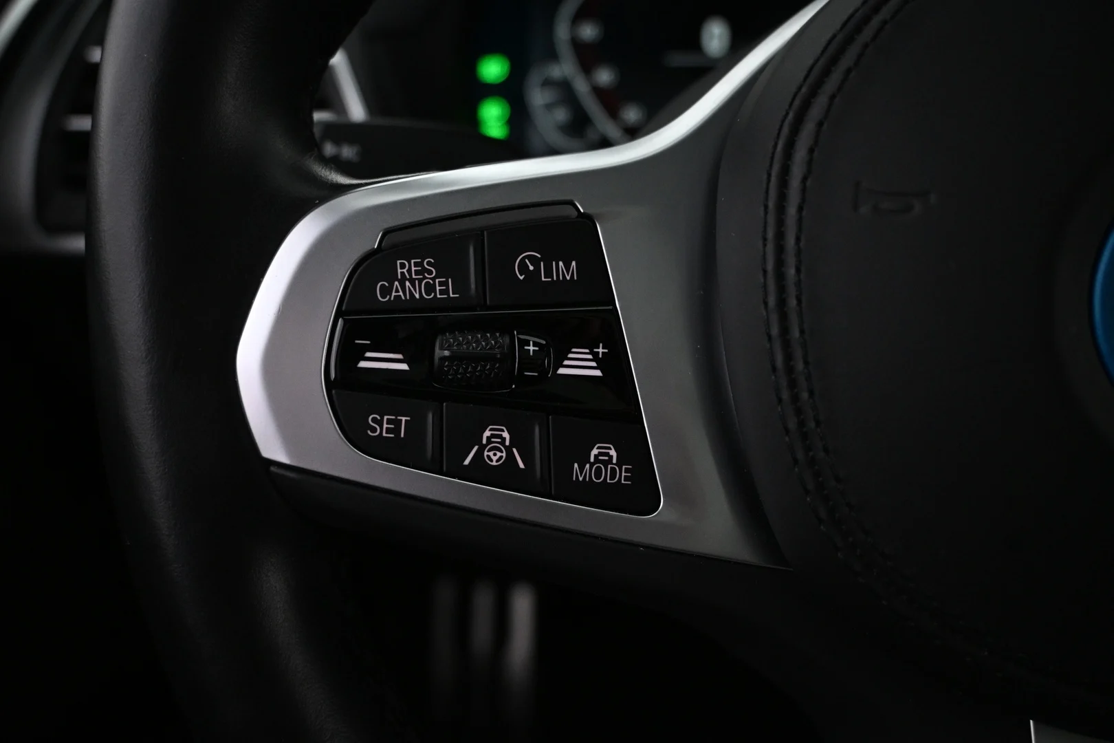 Car Image - 6iLASqGFR5Weqnzj4Jpbcc