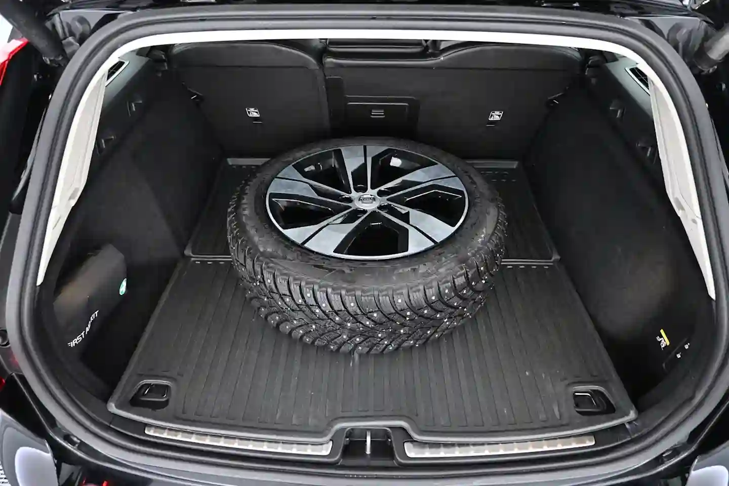 Car Image - 7d4dnpzTr6G5Xq8Xdor9F5