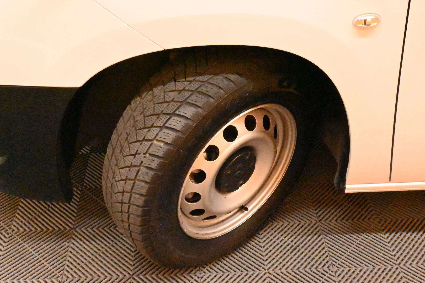 Car Image - 19AdhDJuGcD3G3cTrdVe6l