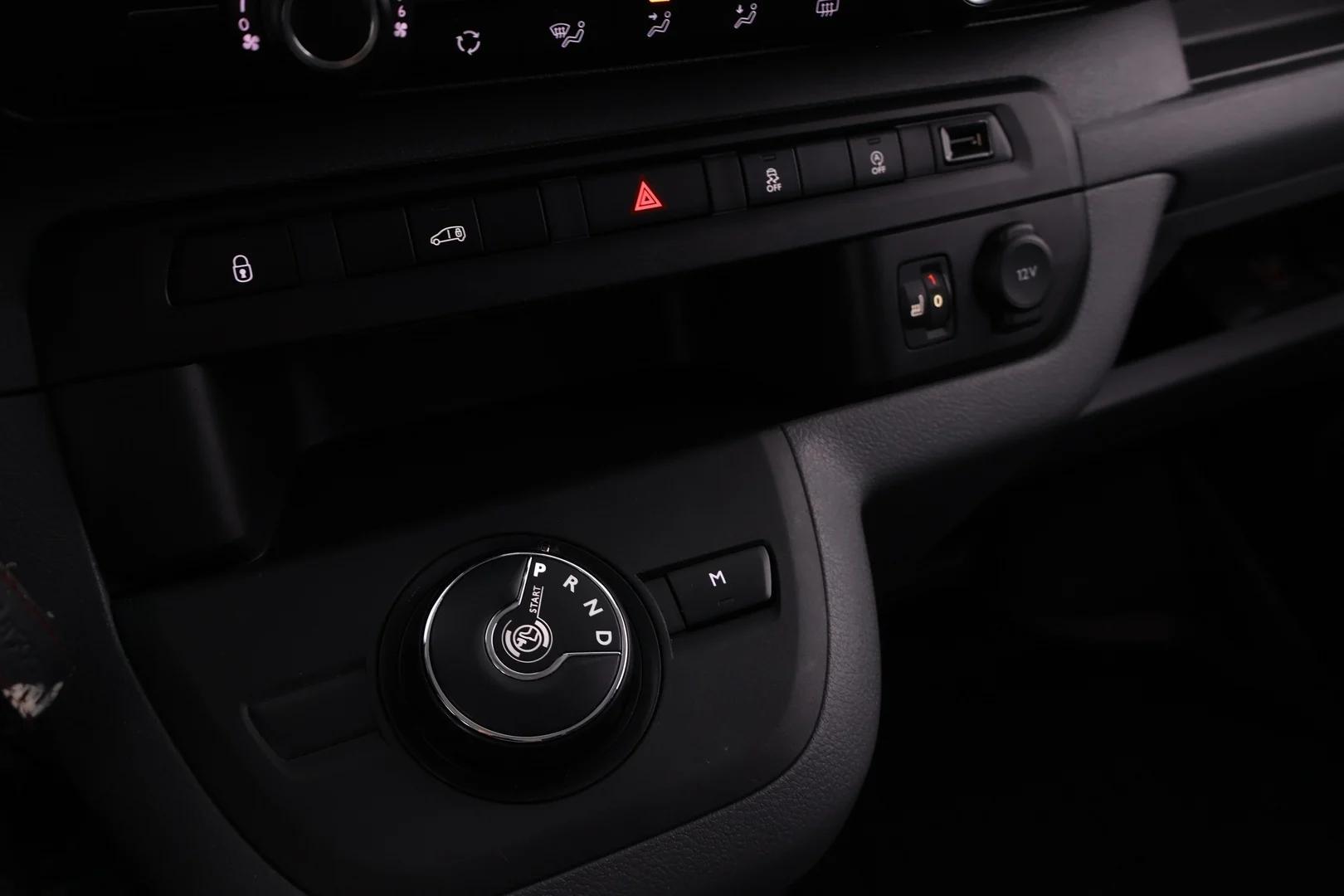 Car Image - 7AicrGbSDnw677344DfUH9