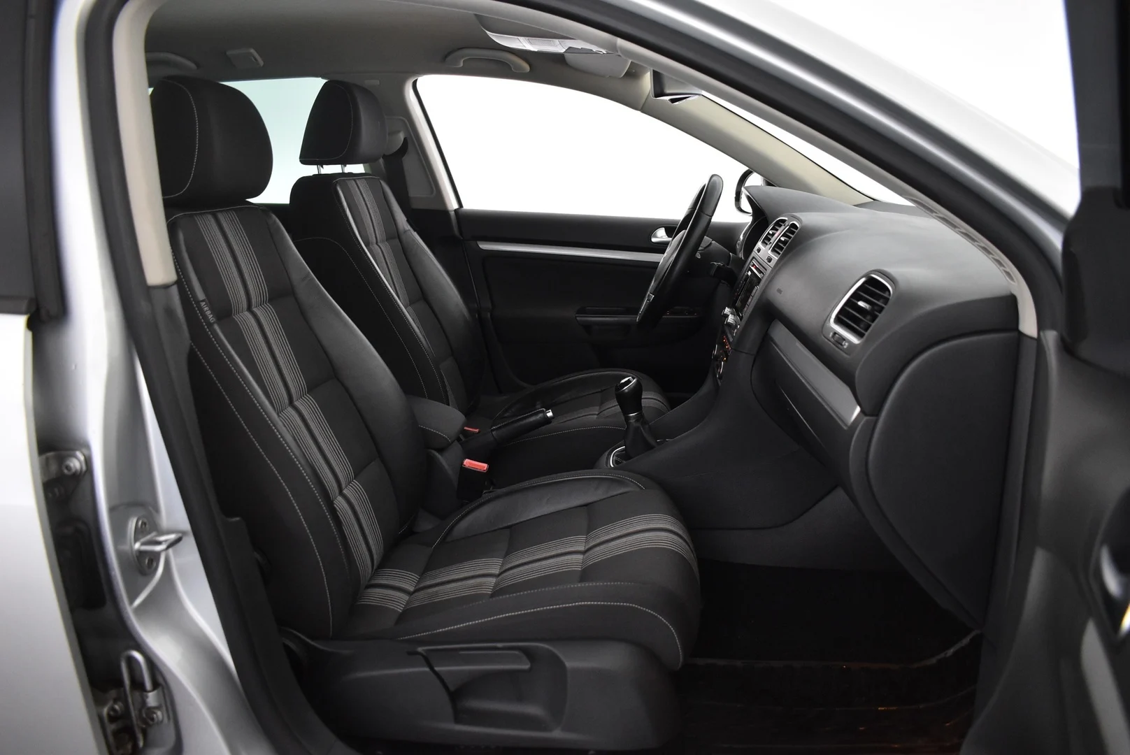 Car Image - tPecNNuE6pGeQL2osxPPP