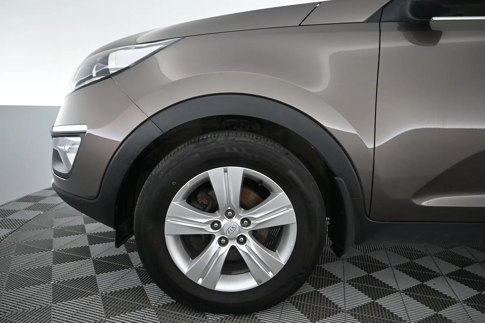 Car Image - 2XeRmwKRrz9RZzKtMCx3iV