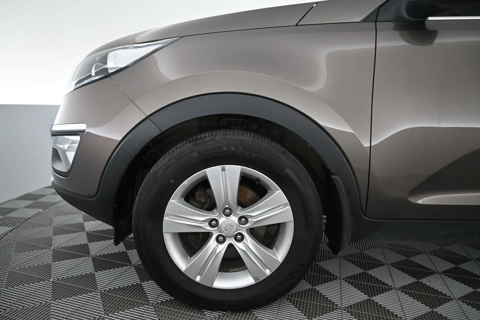 Car Image - 2XeRmwKRrz9RZzKtMCx3iV