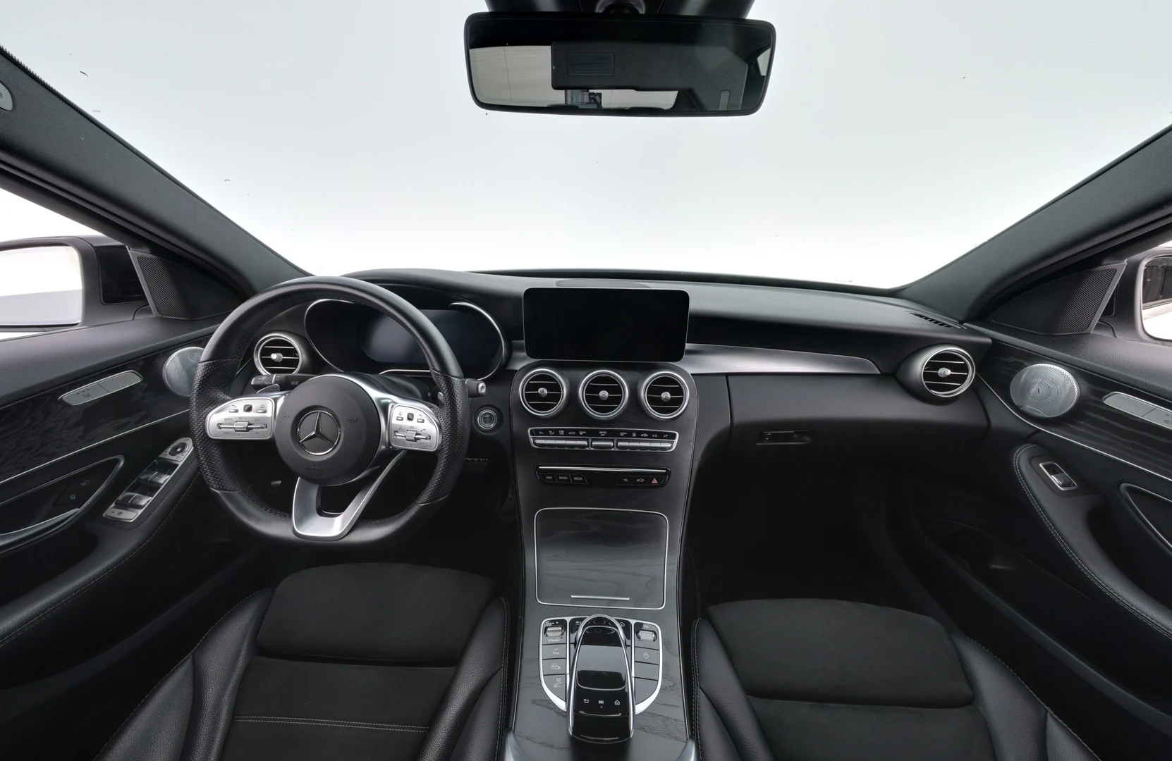 Car Image - 2zX3n8Rje3MiJPoHRIT2b2