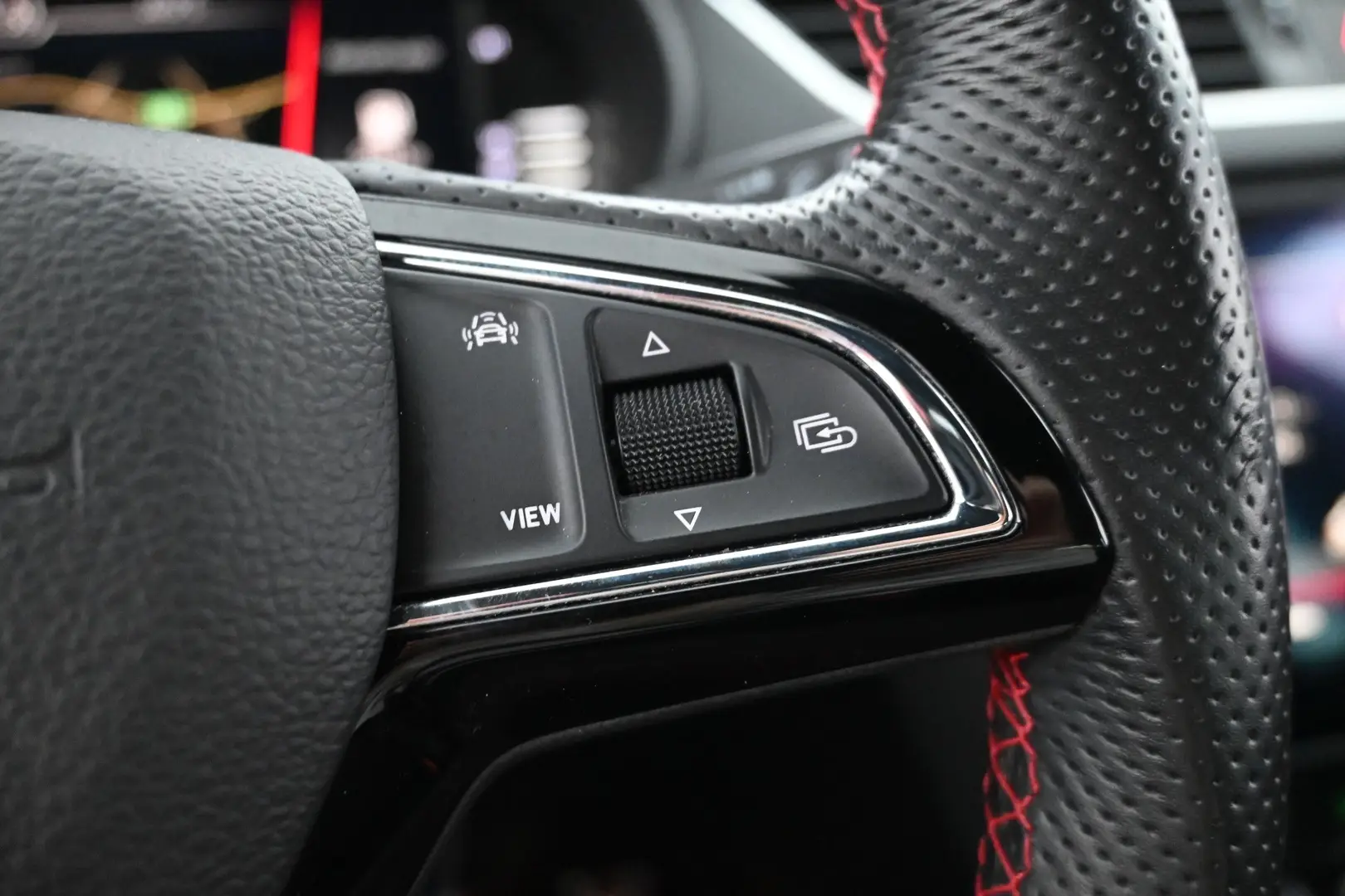 Car Image - 5UVbcaZhArwFn9jHhlNek5