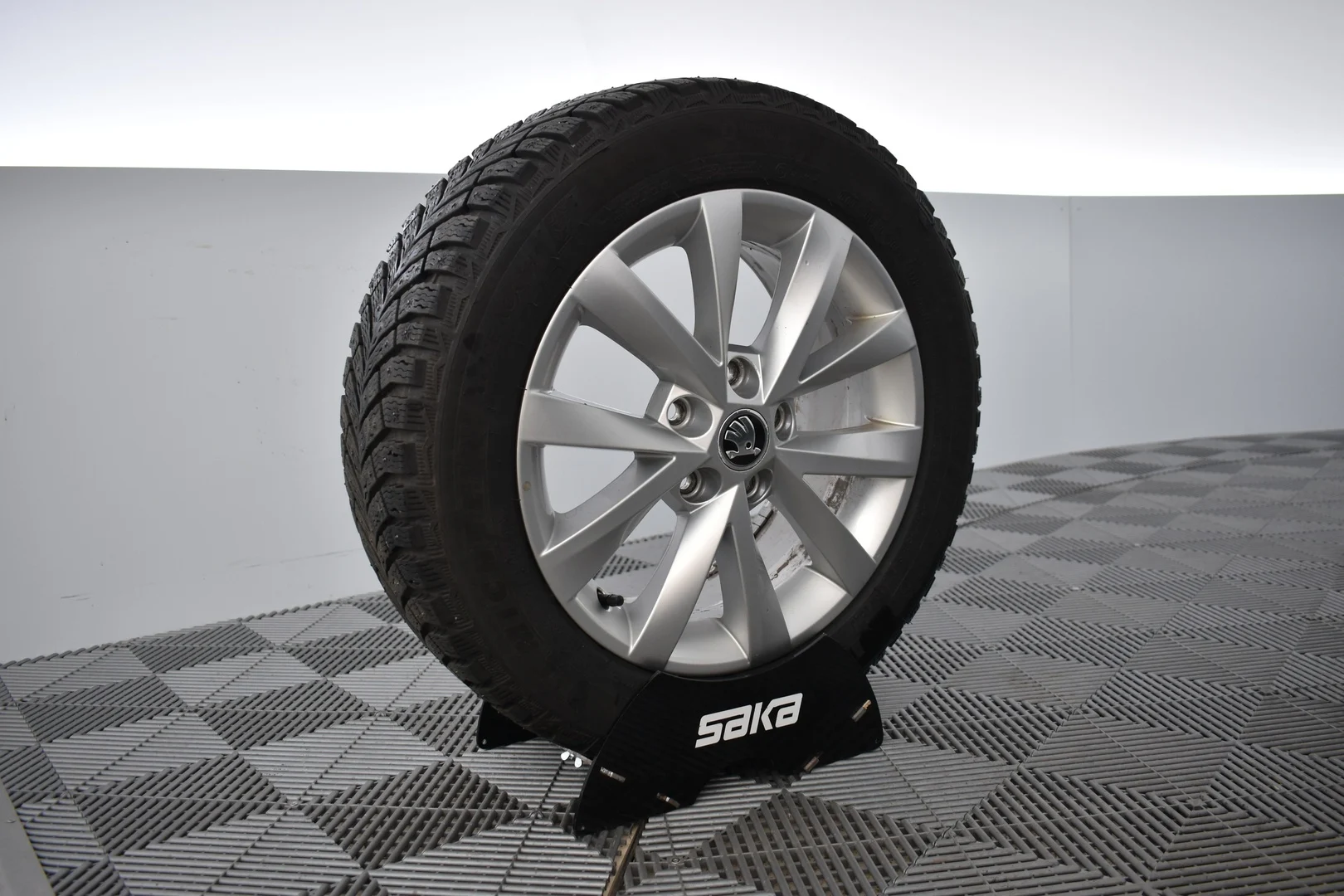 Car Image - 3Ce08AhiYBFmGtGewZv2fH