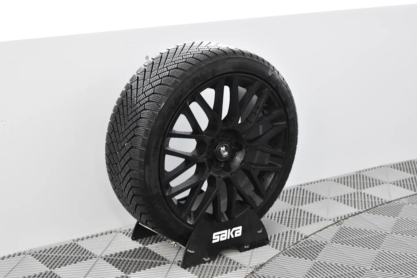 Car Image - Vqq2jIEHEFEEZIMRLcYbS