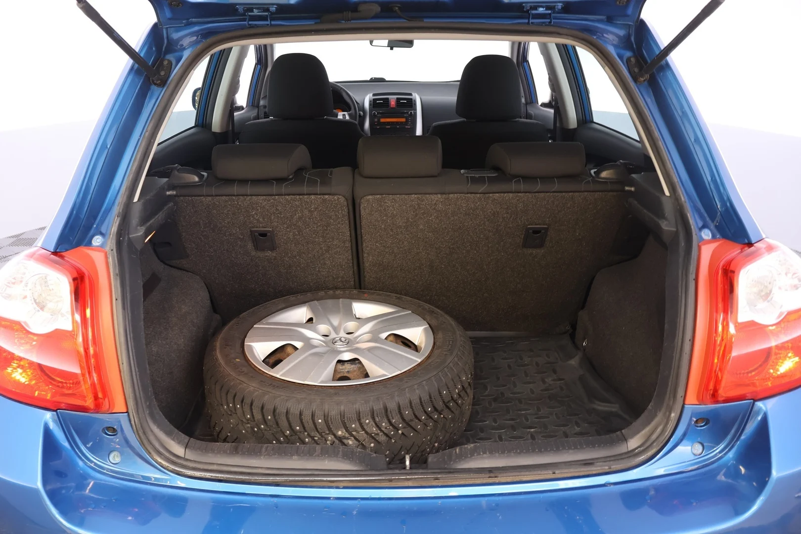 Car Image - 4azVNShGuUOhuVeYCYQRVW