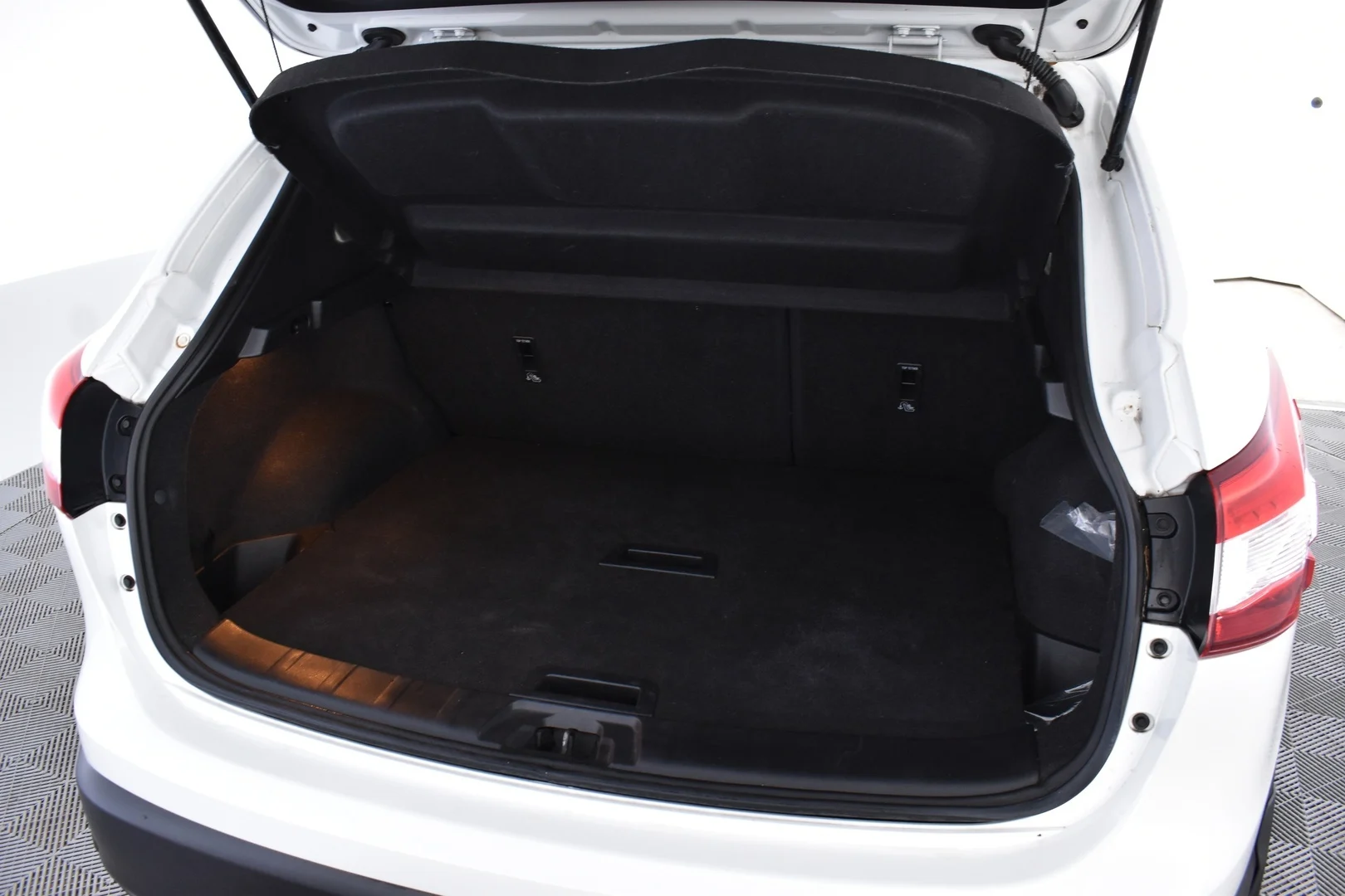 Car Image - TBShyQA3wEWgALFSRDM9G