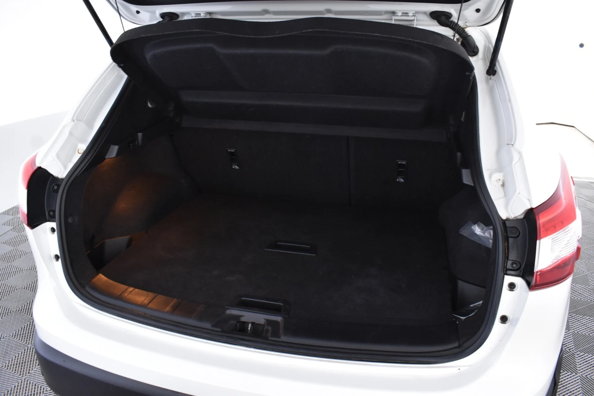 Car Image - TBShyQA3wEWgALFSRDM9G