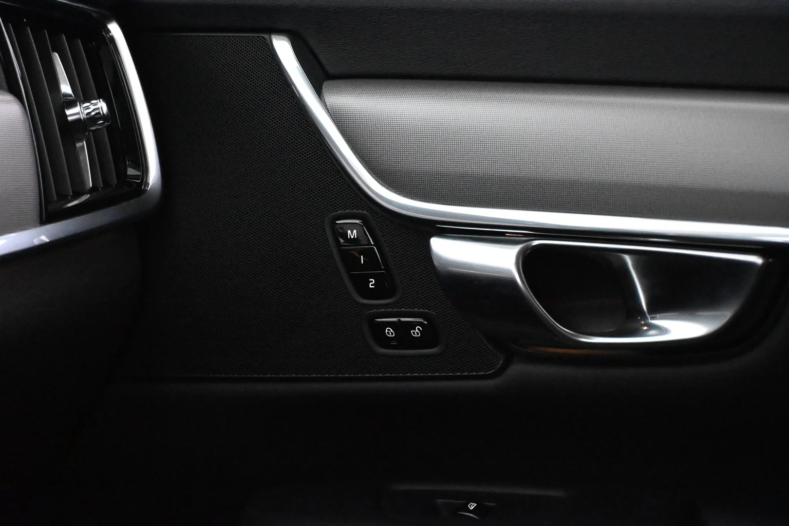 Car Image - 19woaeuM0PEneIt0Wjvo3B
