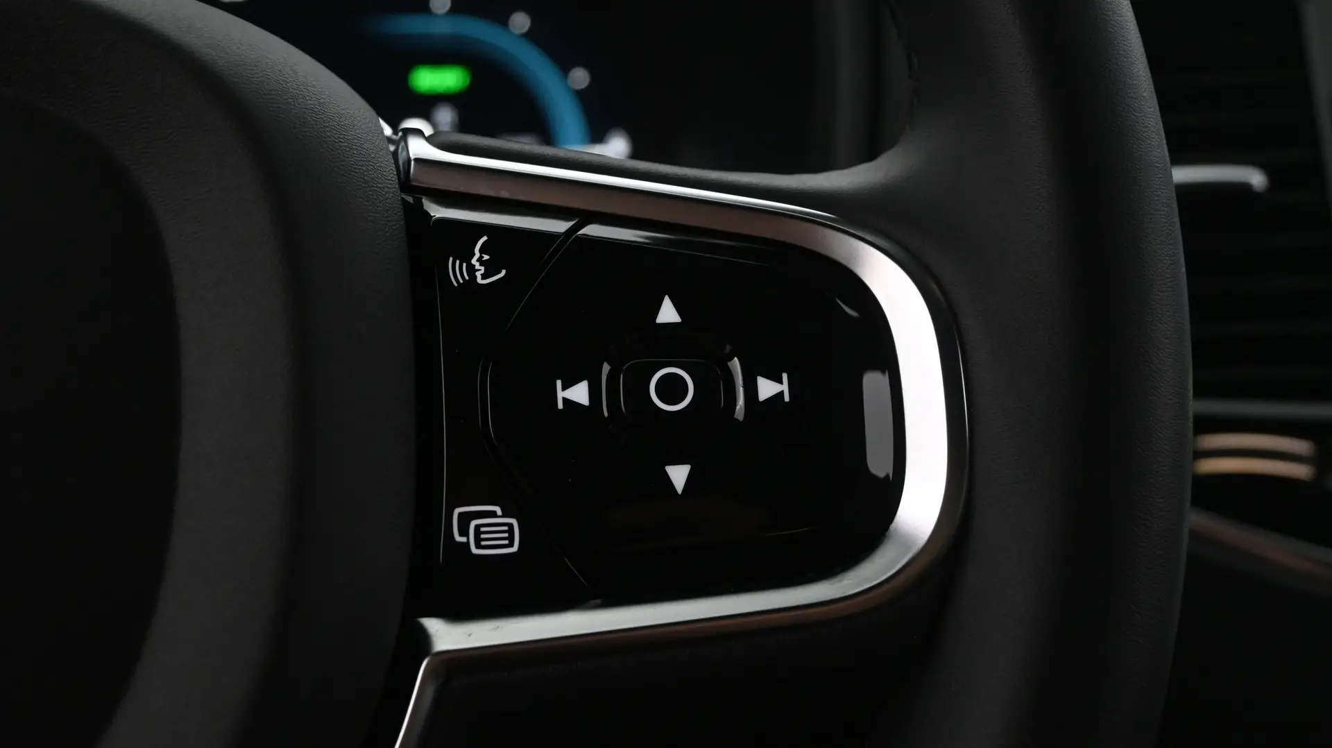 Car Image - 14obBX9CDBYcvL1pL2j0VC