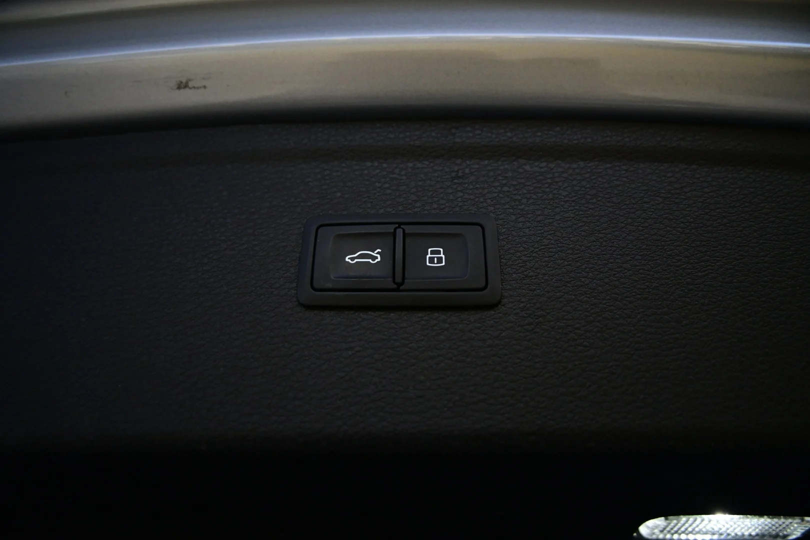 Car Image - 2LaAzPFZH6mEj3ceNtOOYl