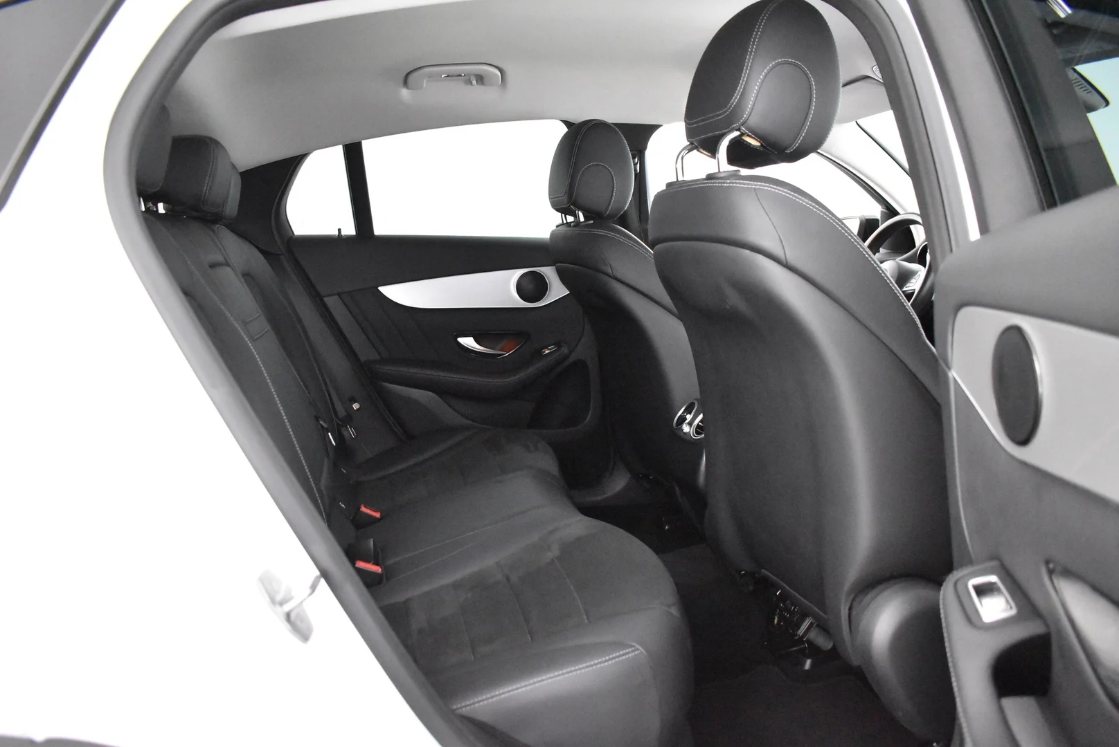 Car Image - 15VFgCm53a0Q9h3qtZnmO6