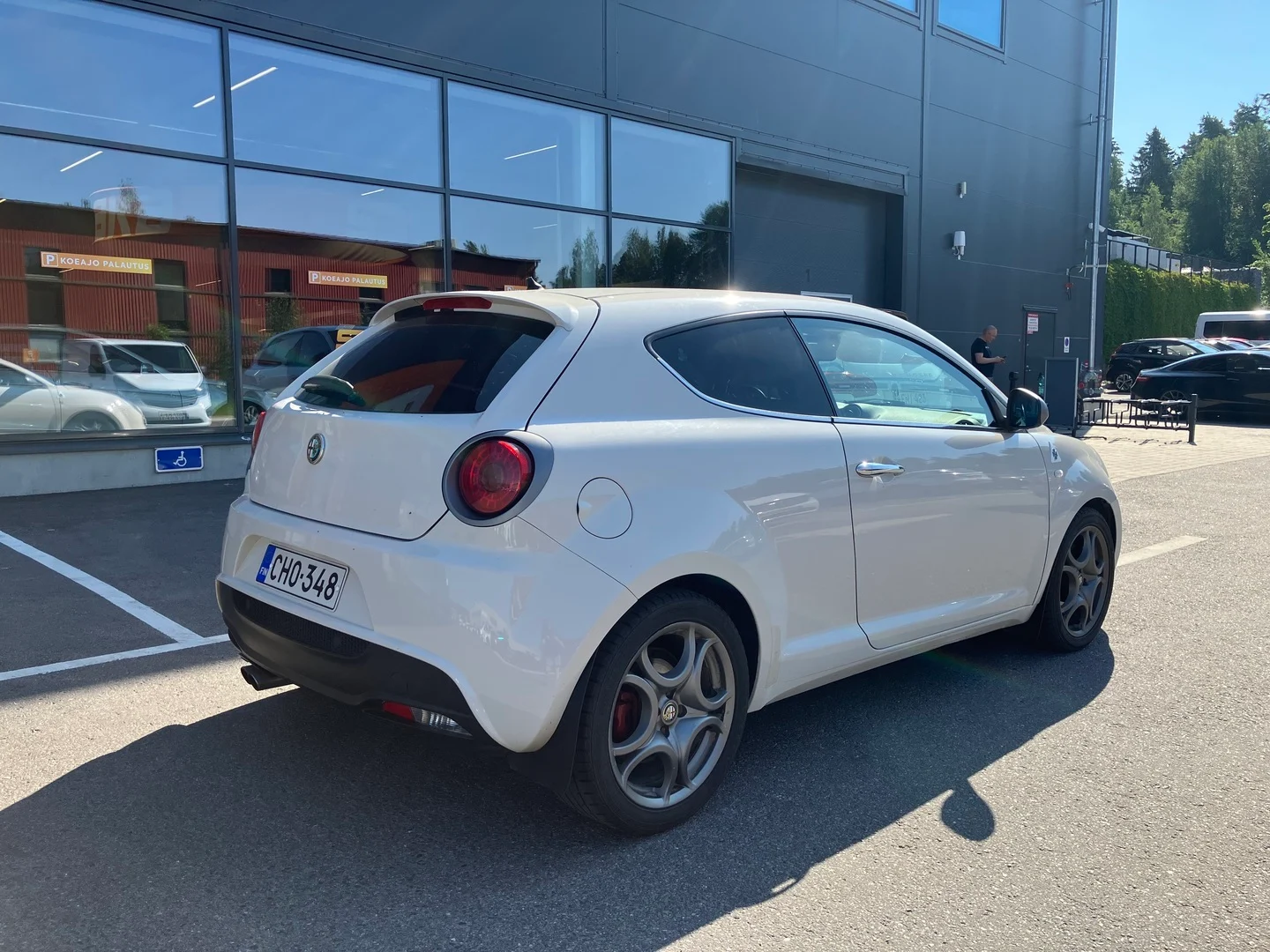 Car Image - 7ydKj9Nz8hufxerHE6A1tR