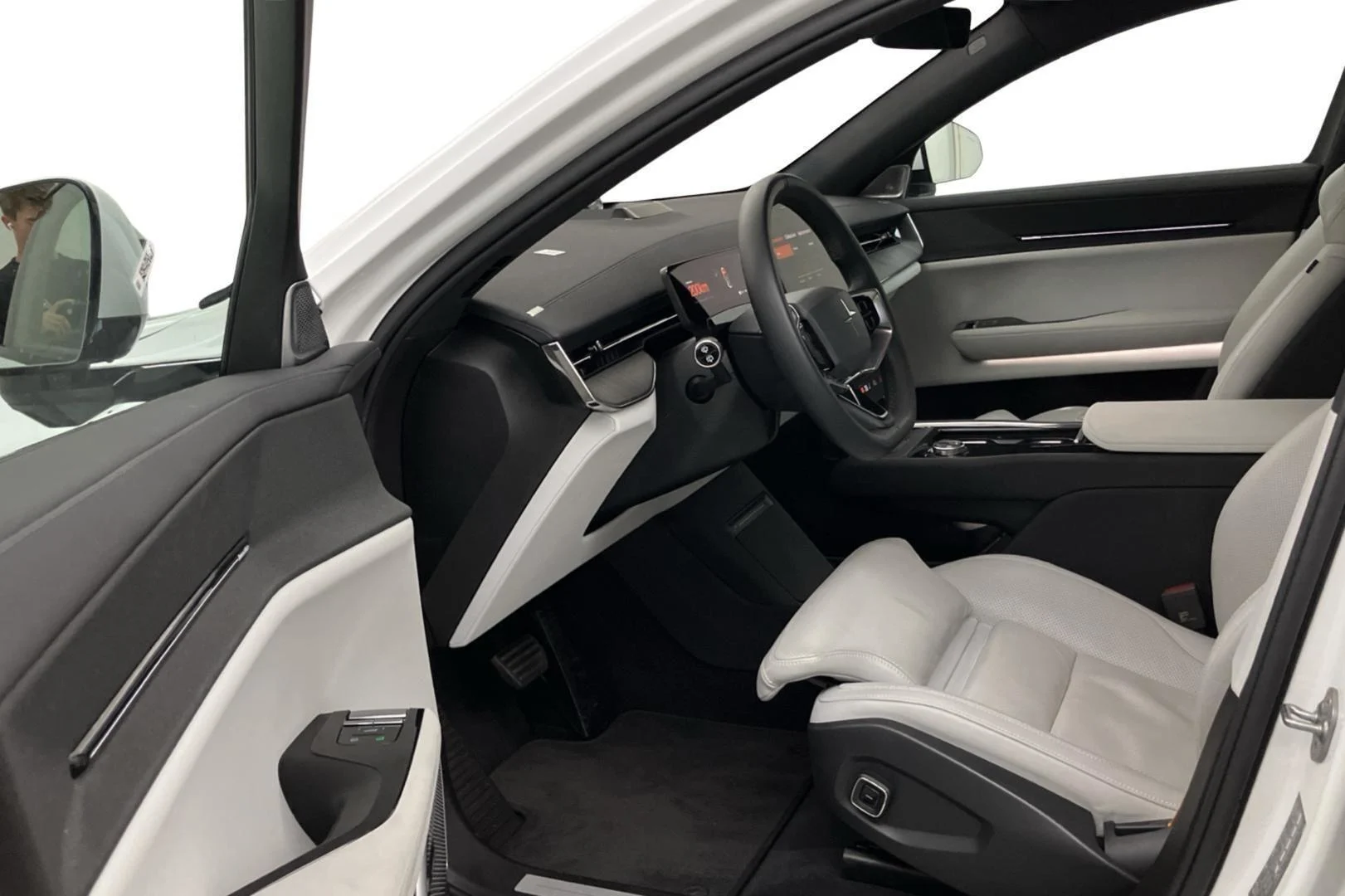 Car Image - 6YcR6smLrQlYn73C7eQbFz