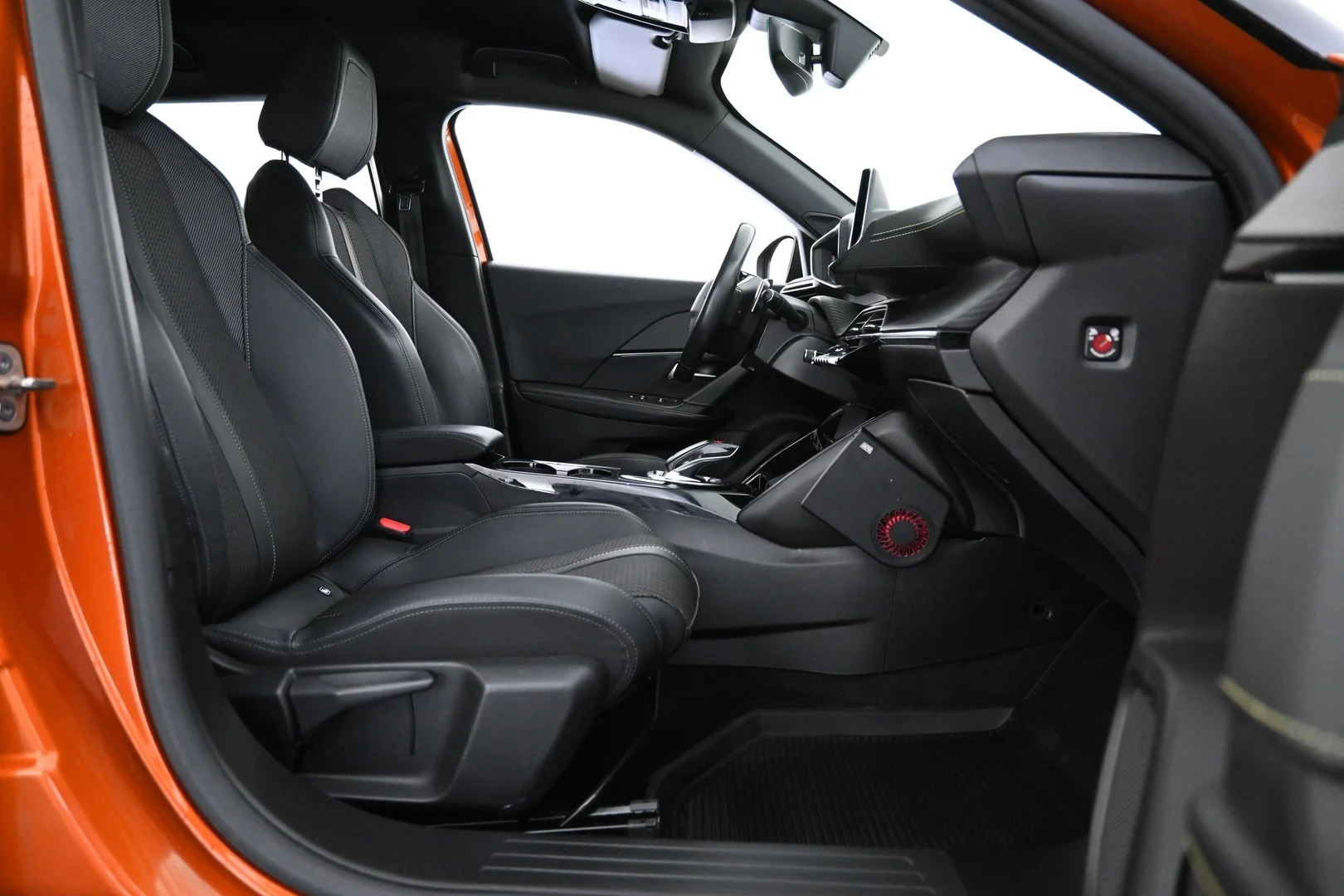 Car Image - 6nGDwD6hiIFQm0XAVuO73X