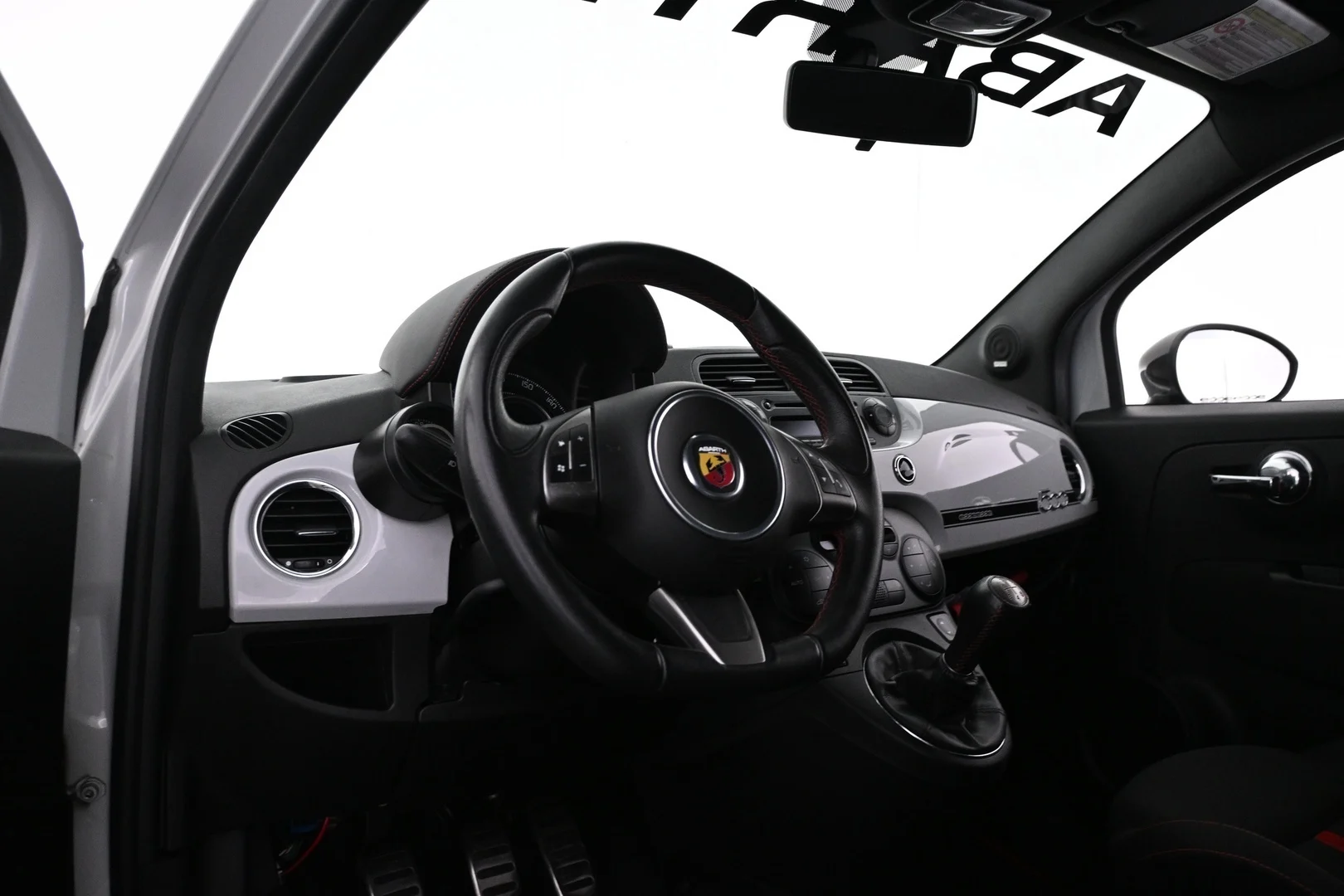 Car Image - 1heOReNjRfnzycN6M9mNVp