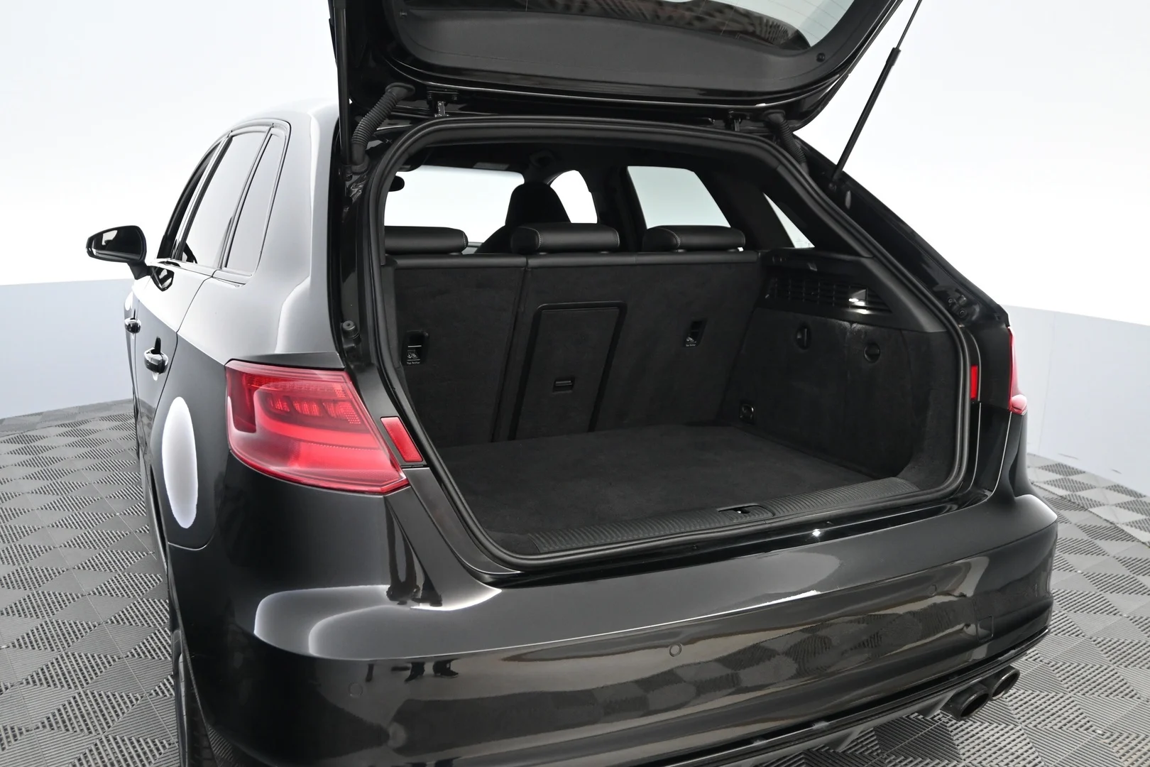 Car Image - 4TCGrmu8foEv892vpM3z92