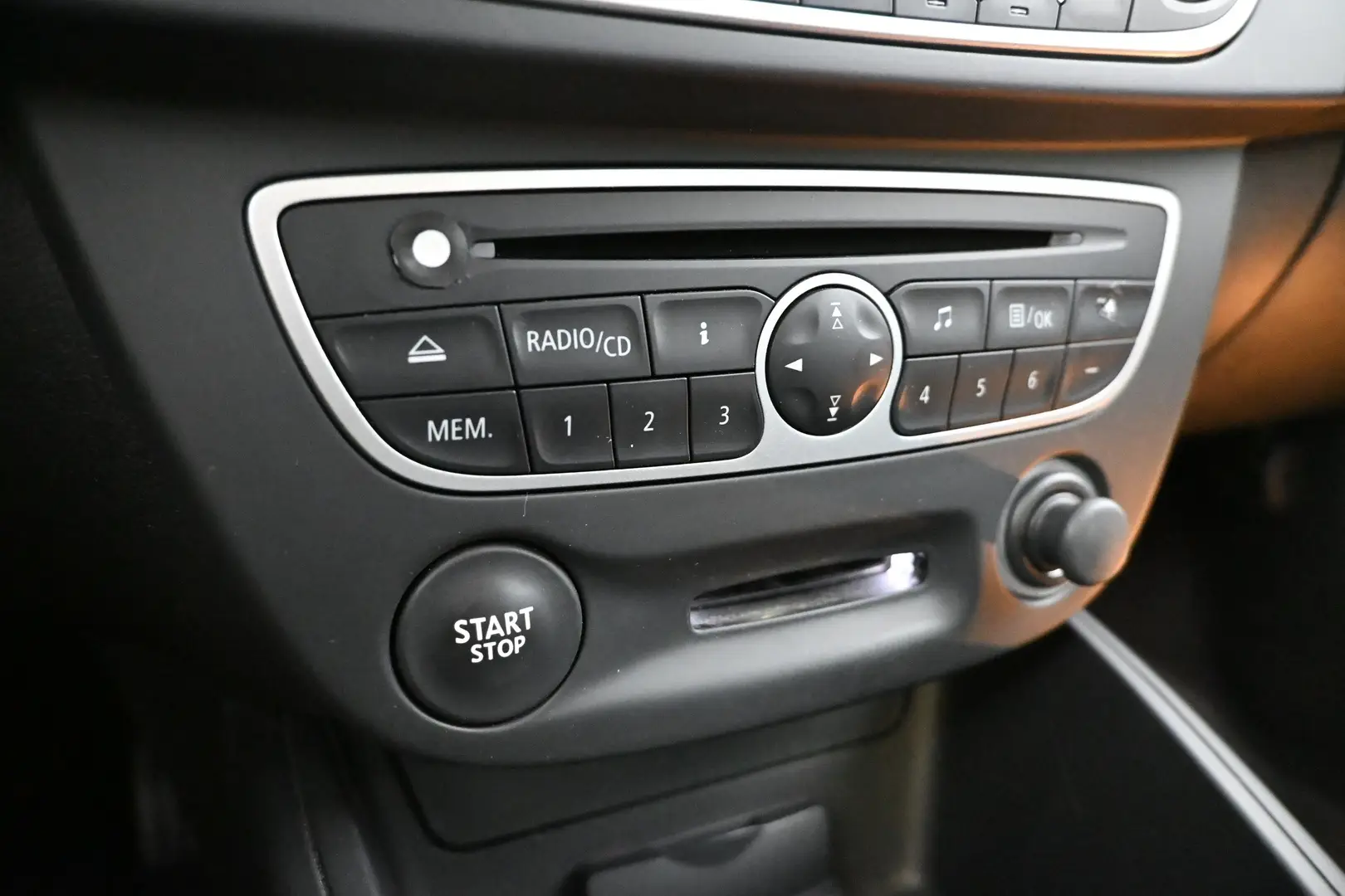 Car Image - 6eMO79EQQ9EOrKfZRTyrrT