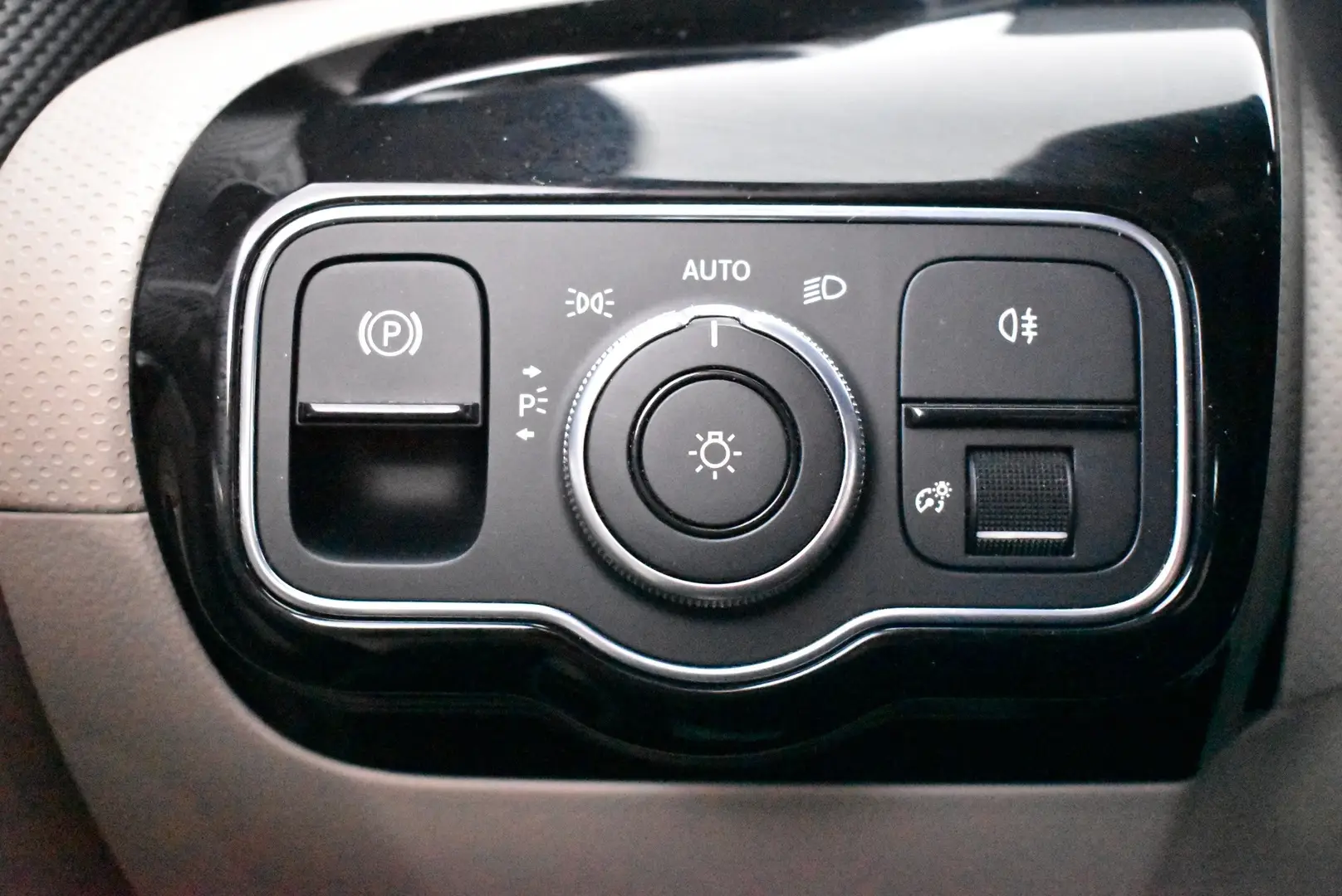 Car Image - KgfFSlIOkkcNvhXb7OA6c