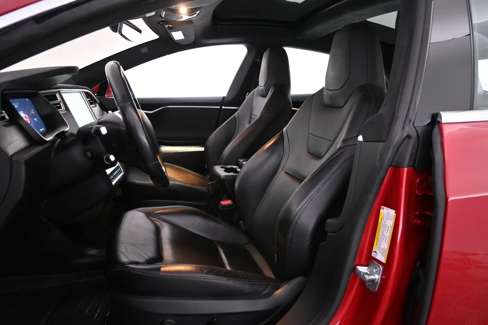 Car Image - 3XjuoKOKGaFOj0Yc2xGPt1