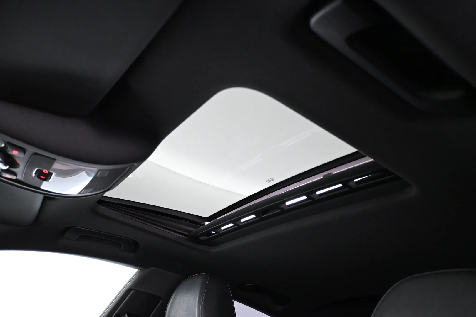 Car Image - 2zQ5M5AU9aSQ8pnoROfcgM