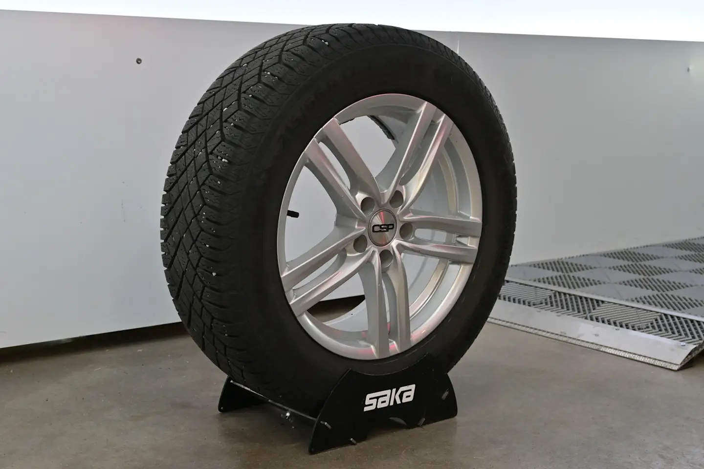 Car Image - 3nddOyL1a9AYKyo36epy8R