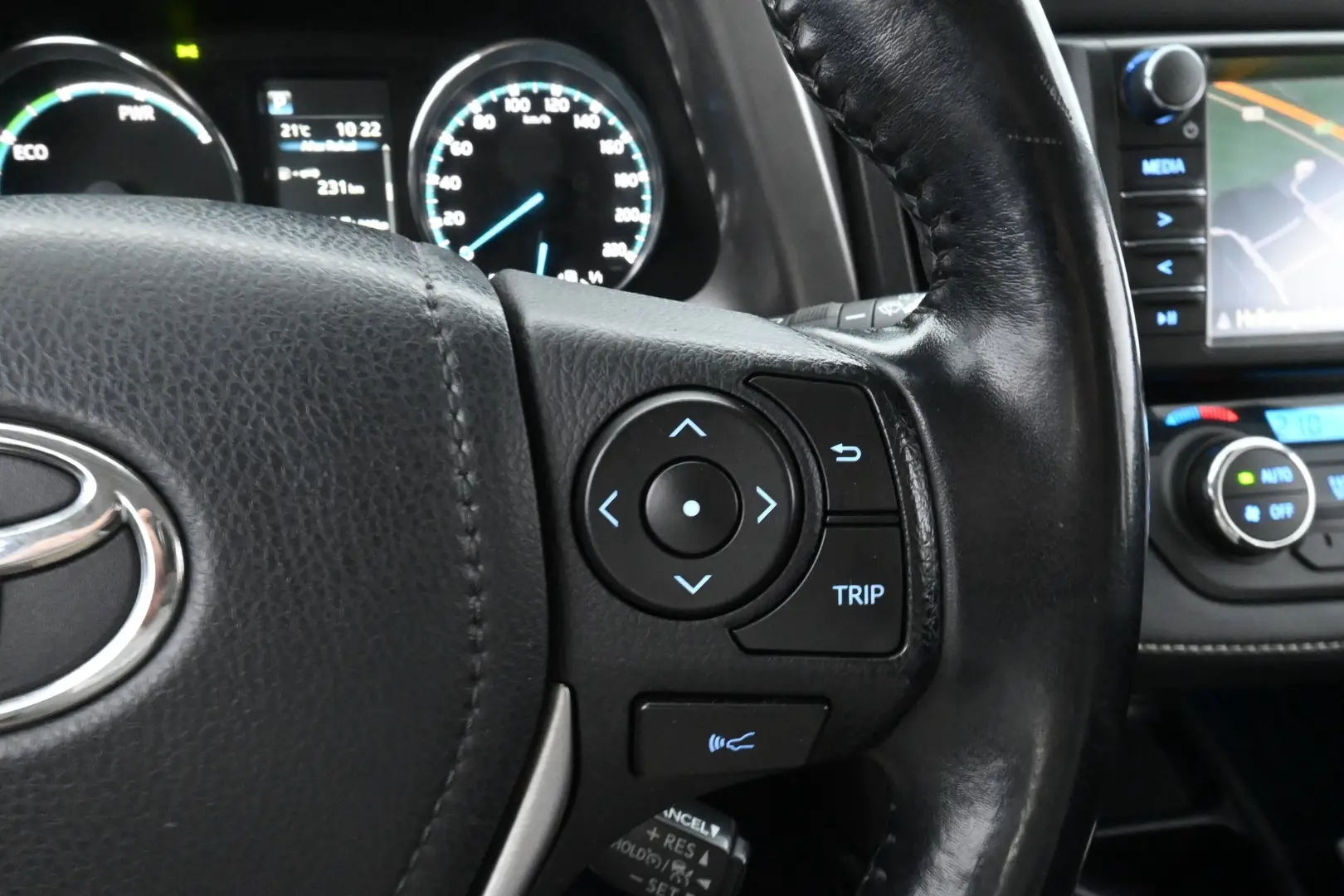 Car Image - 3R9uQyrhiu89yYY1yDeiW4