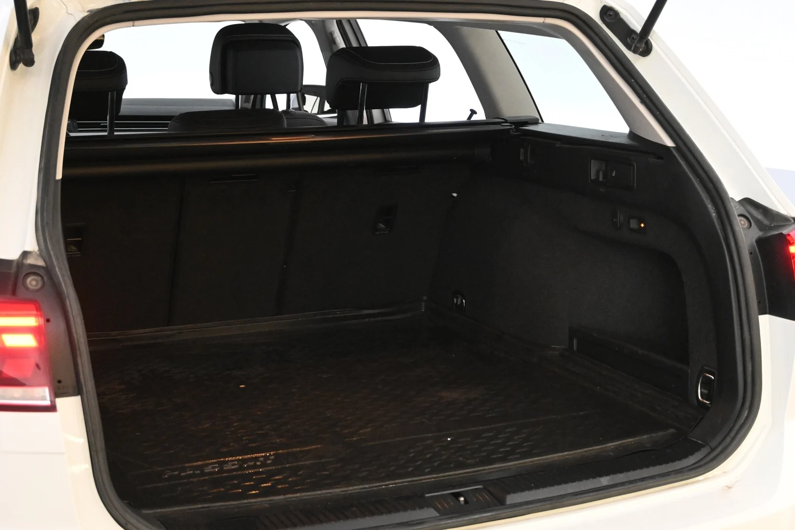 Car Image - 2jrc7XIlo9orceZEa7yOxJ