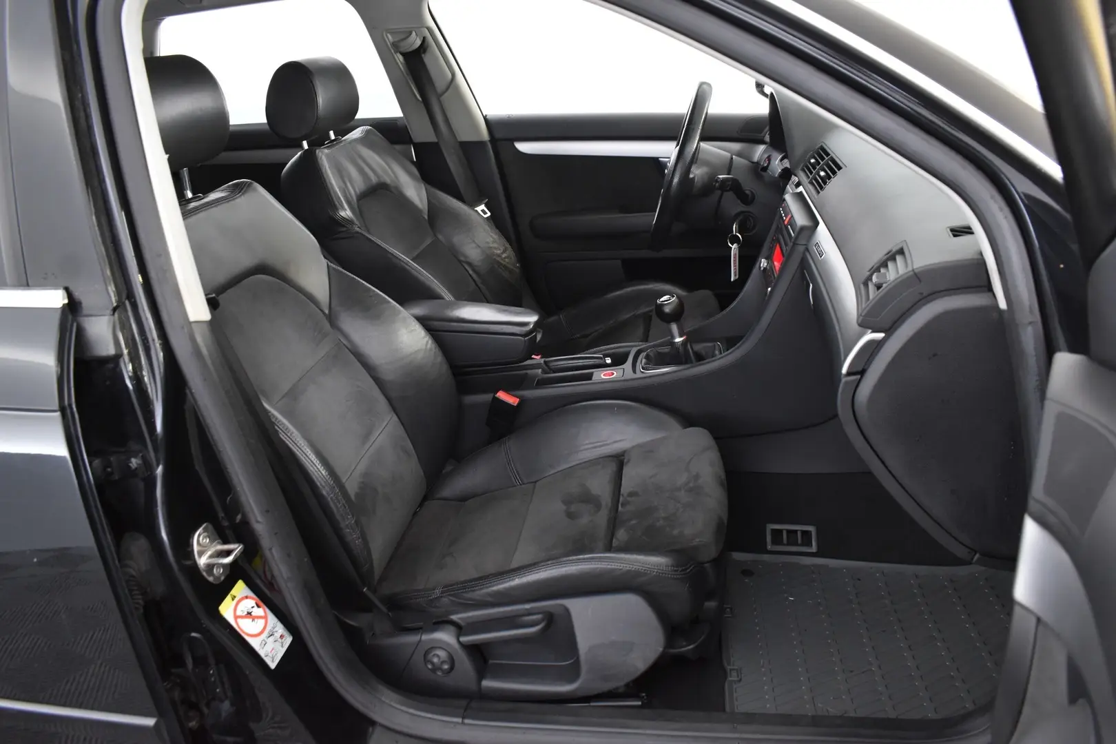 Car Image - 3h4HWB4dx18SB8akvka6FF