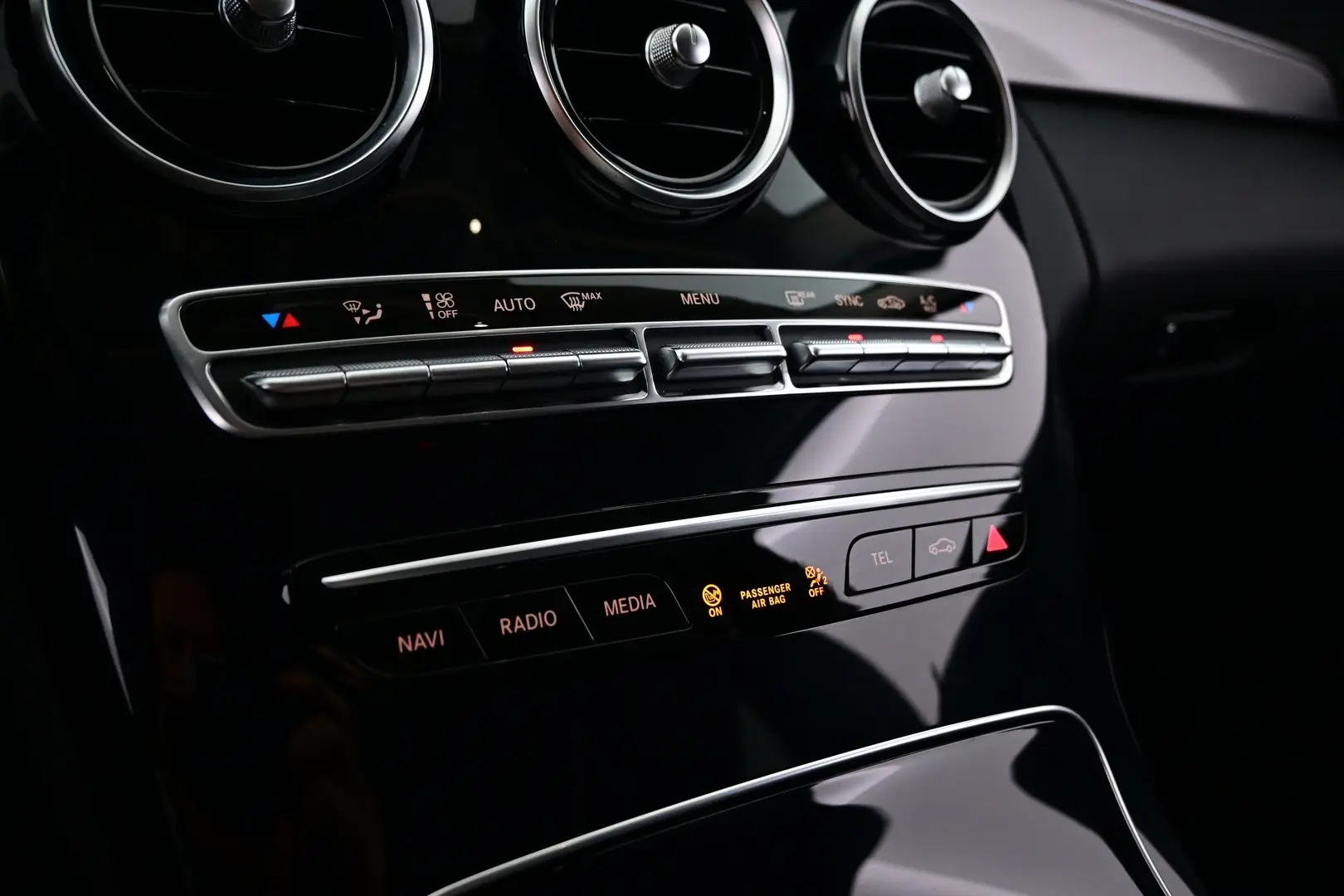 Car Image - 2iBr0wtzMKswZIF3AvXpNe