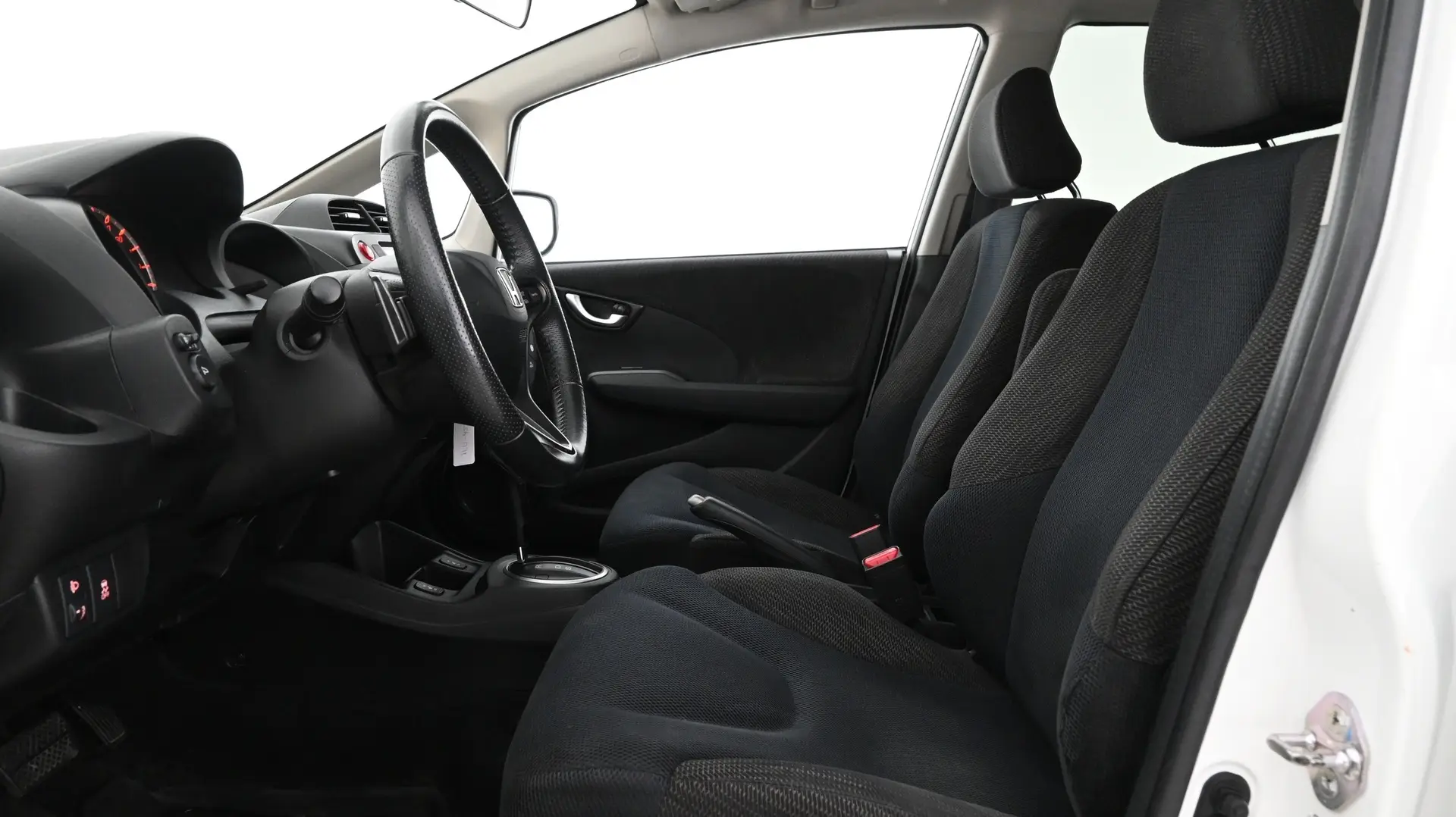 Car Image - 4nYXwUVLFFMrEsMtEP2RGp