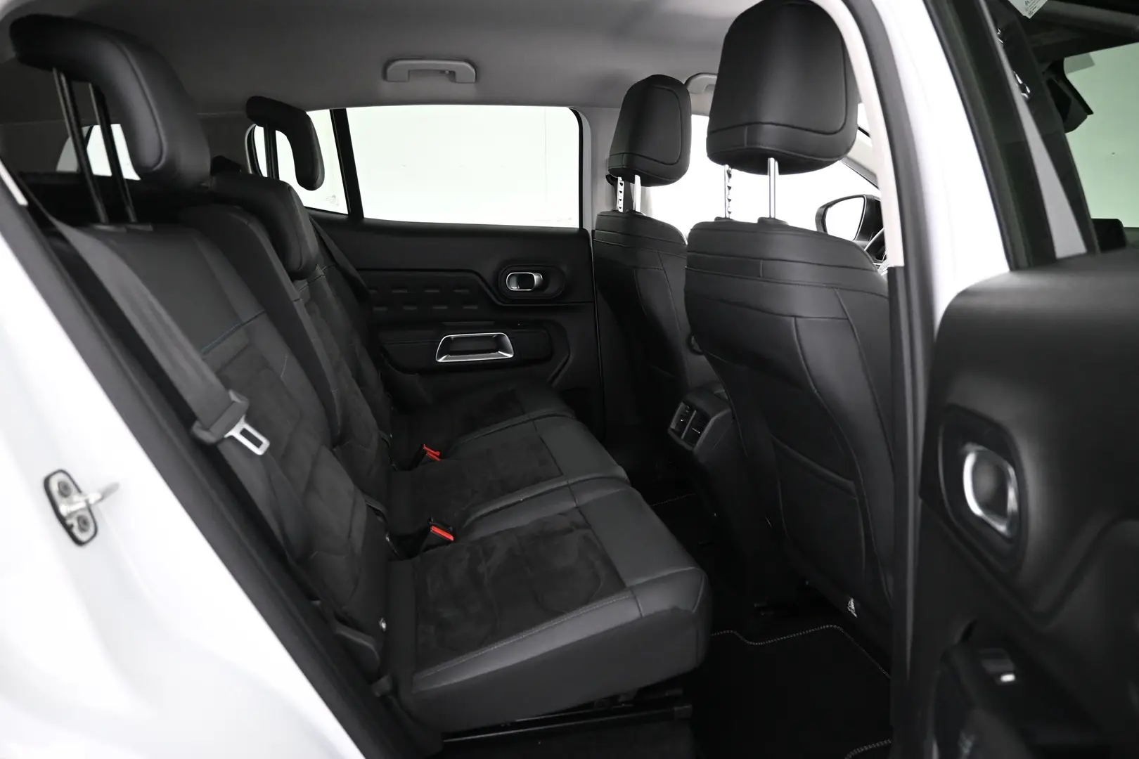 Car Image - 5IBj5Szh3St1B8x93B4OG7