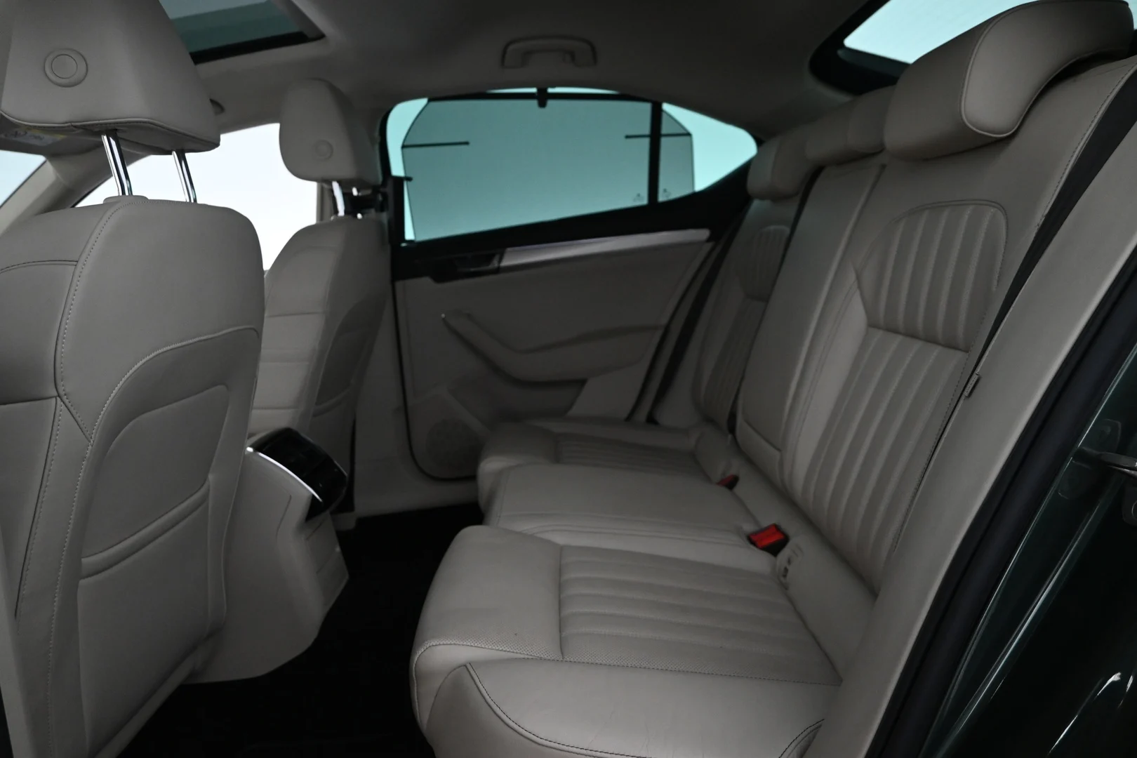 Car Image - 5DzKoQEoITikNUdKkn0xR4