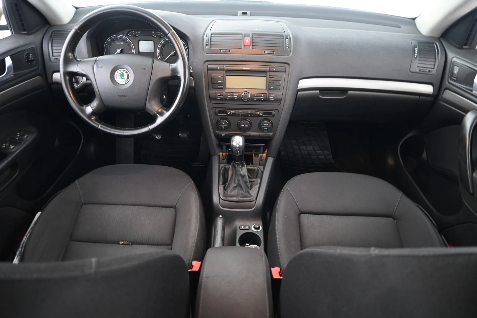 Car Image - 2UQ77m6uu0Oty9Taci46ns